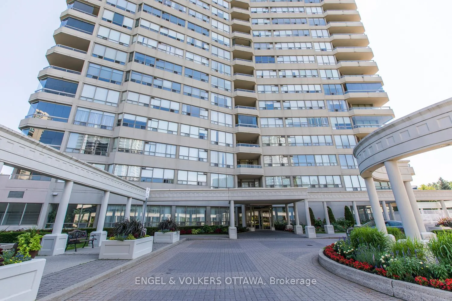 Photo 2 of Unit 802, 1480 Riverside Drive, Ottawa, Riverview Park — HOMEH