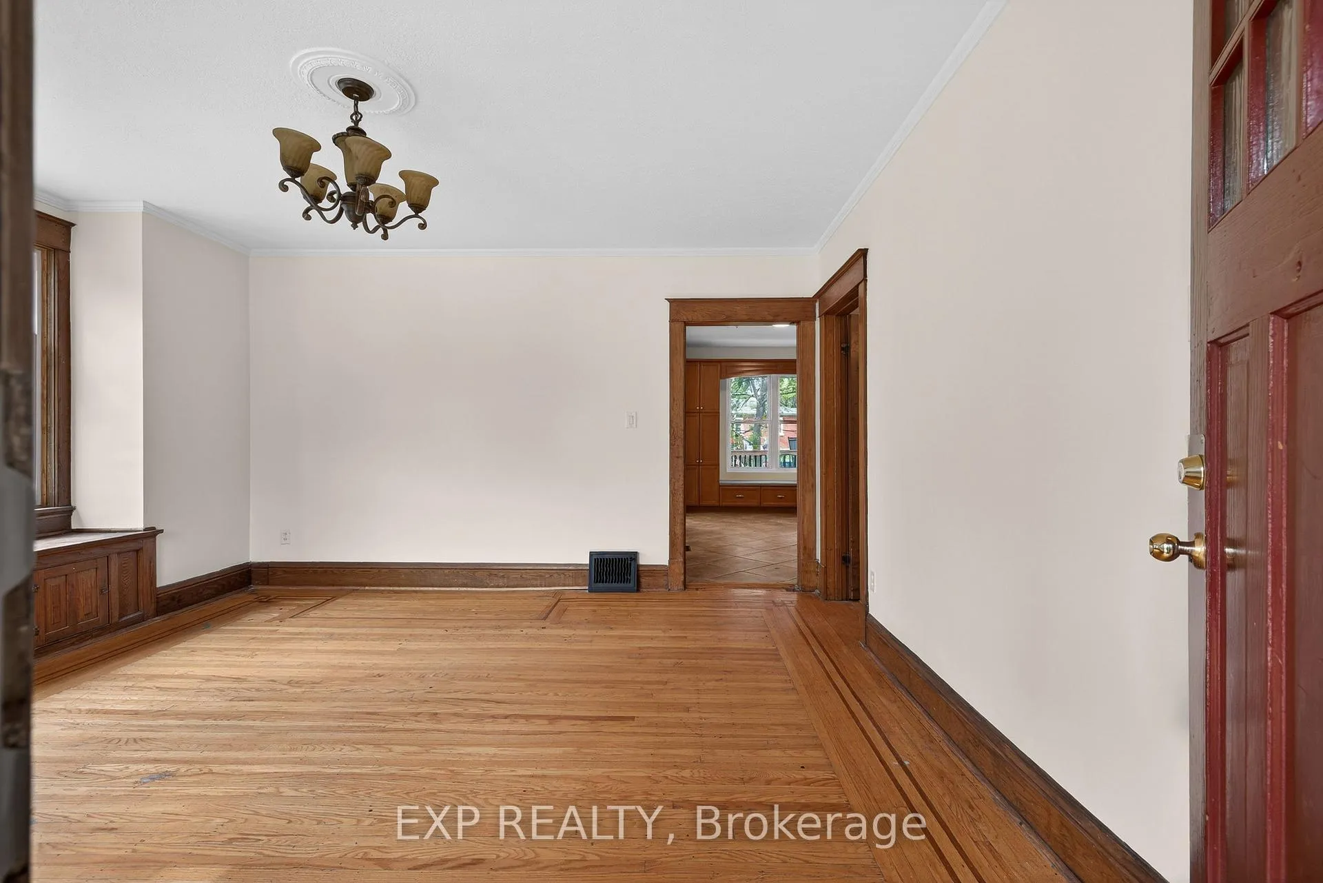 Photo 2 of 48 Stirling Avenue N, Kitchener — HOMEH