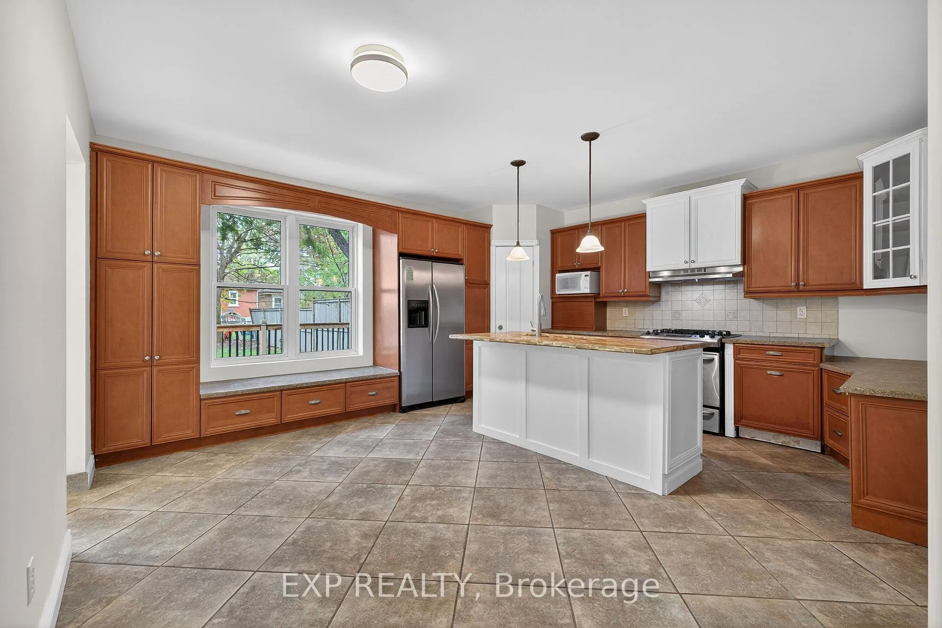 Photo 5 of 48 Stirling Avenue N, Kitchener — HOMEH