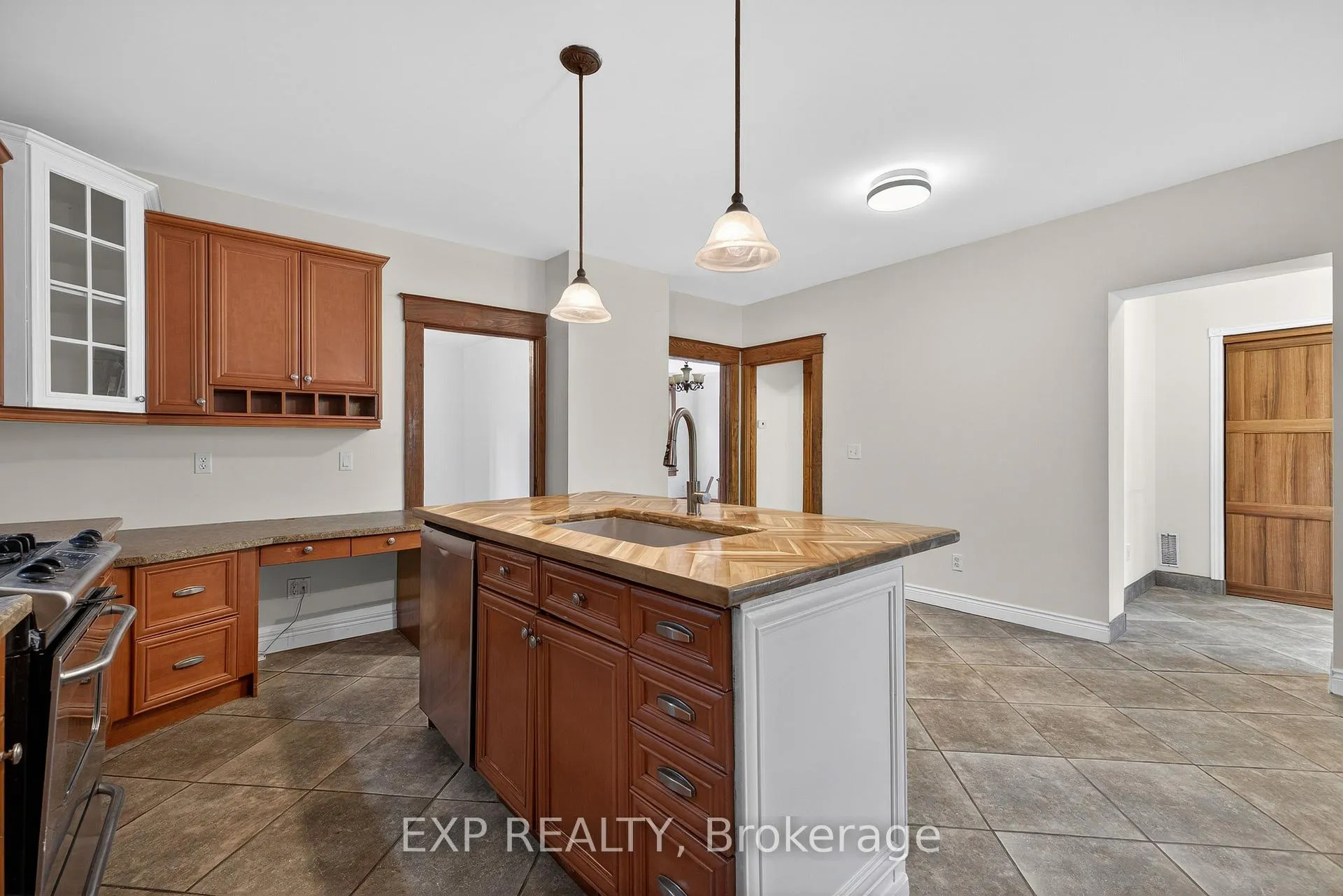 Photo 7 of 48 Stirling Avenue N, Kitchener — HOMEH