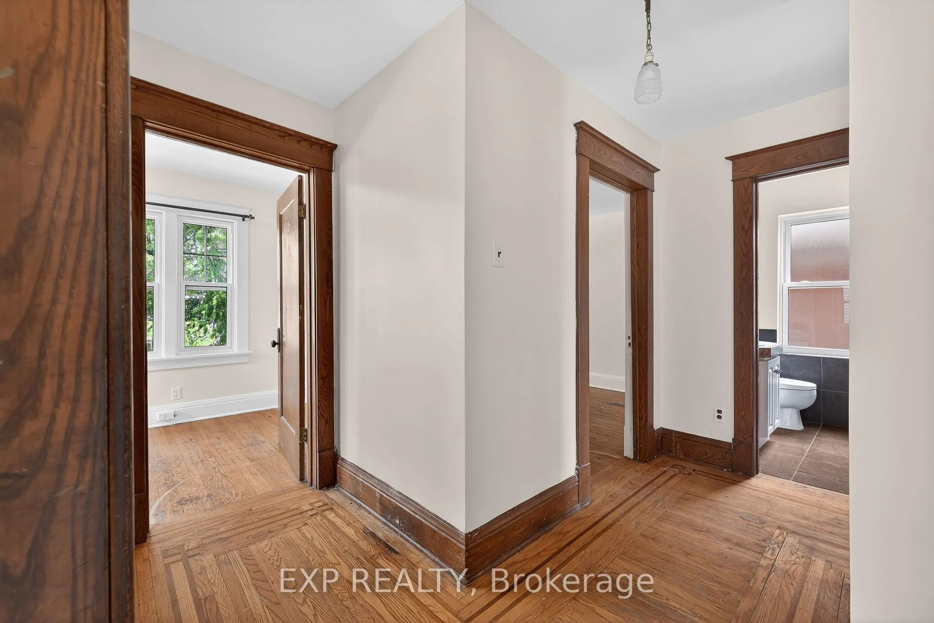 Photo 24 of 48 Stirling Avenue N, Kitchener — HOMEH
