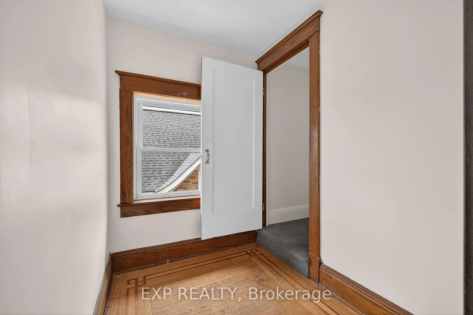 Photo 26 of 48 Stirling Avenue N, Kitchener — HOMEH