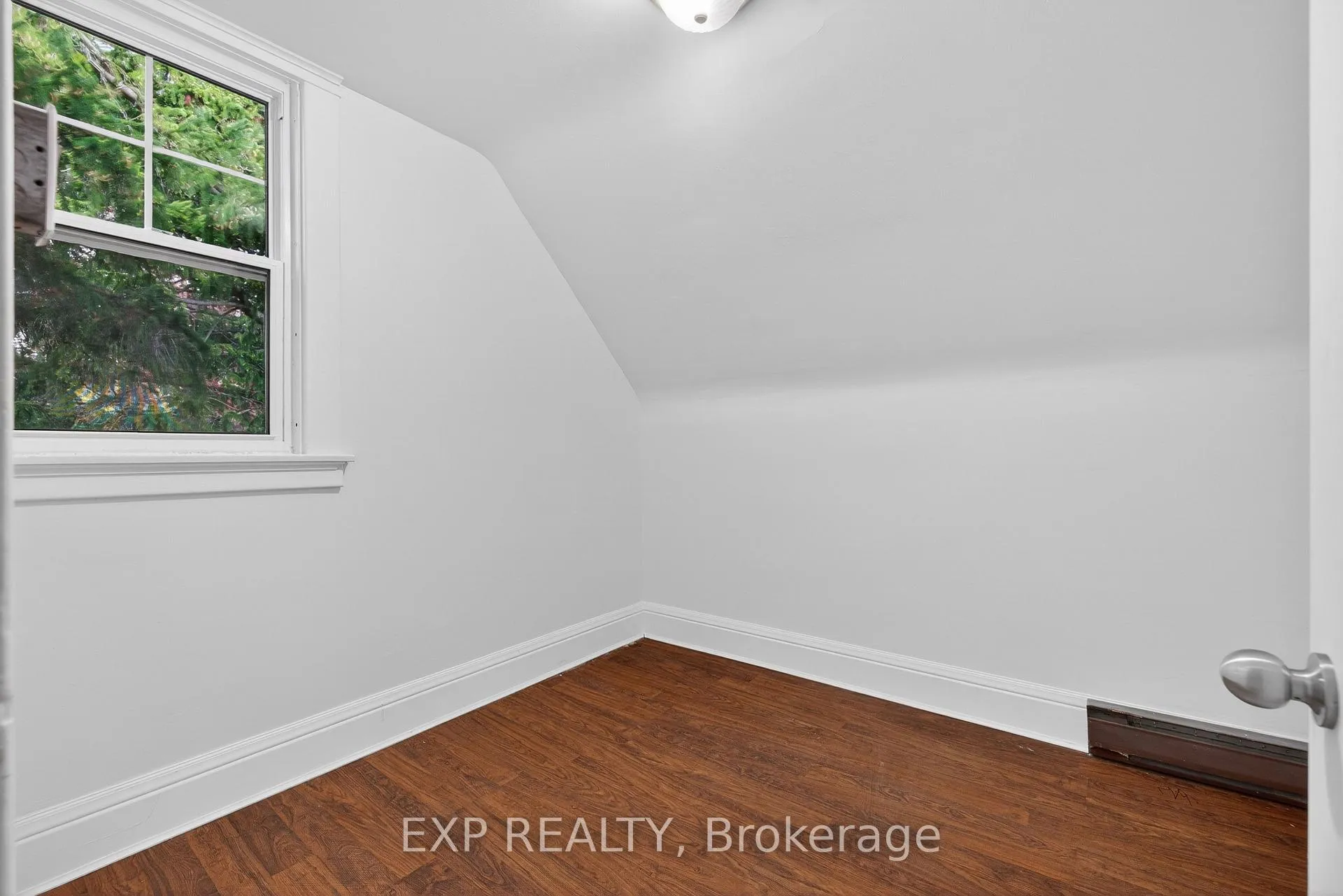 Photo 31 of 48 Stirling Avenue N, Kitchener — HOMEH