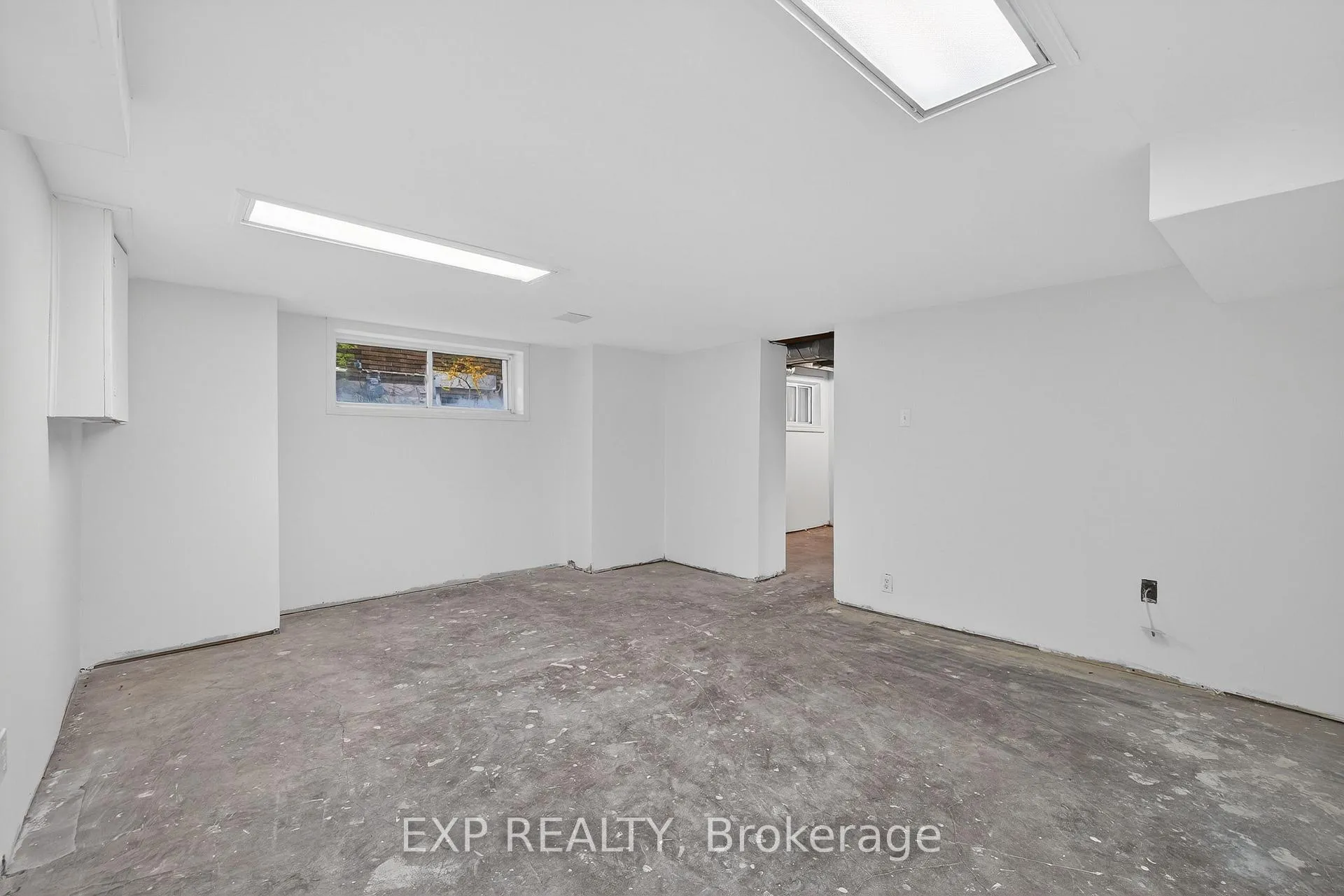 Photo 32 of 48 Stirling Avenue N, Kitchener — HOMEH