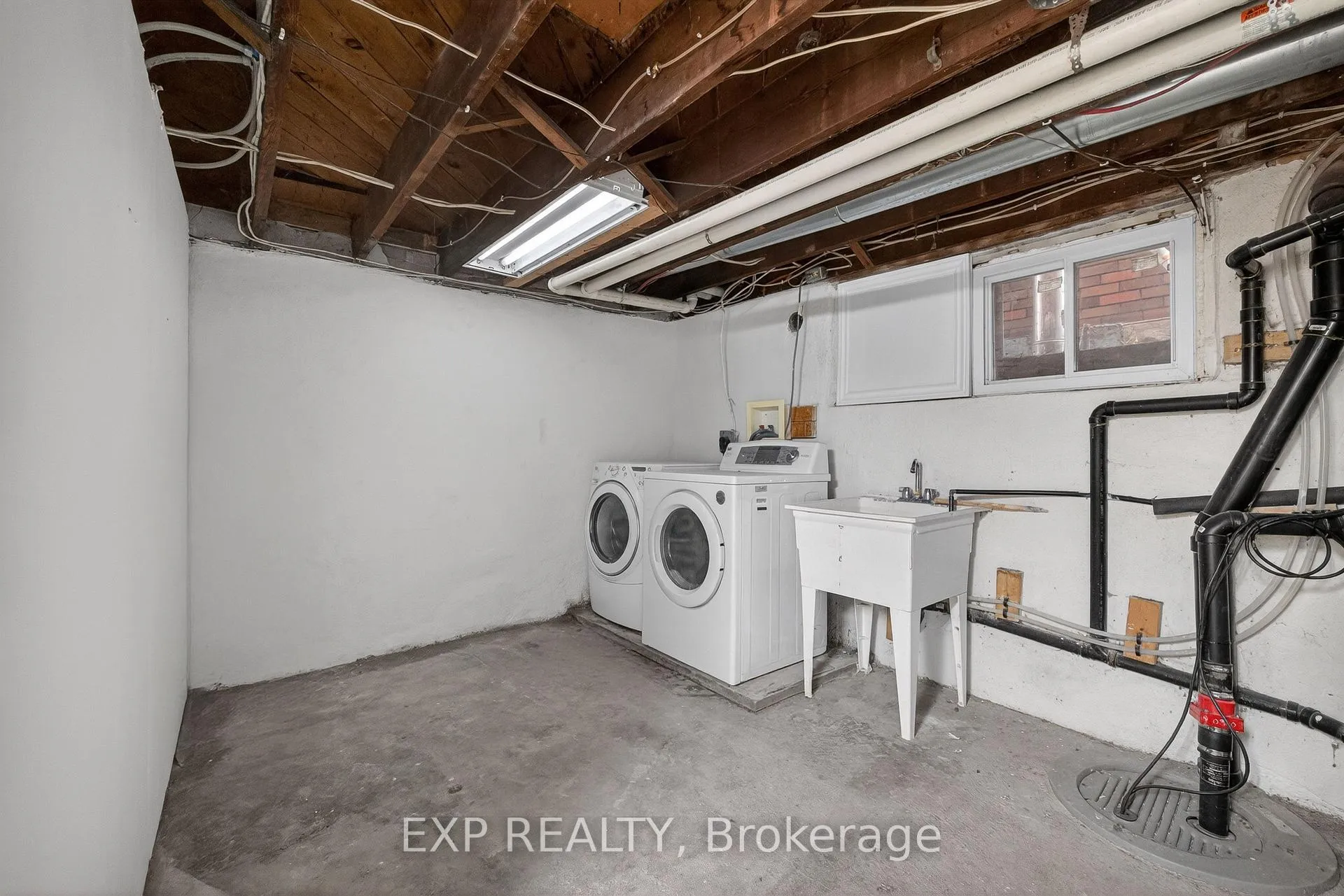 Photo 36 of 48 Stirling Avenue N, Kitchener — HOMEH