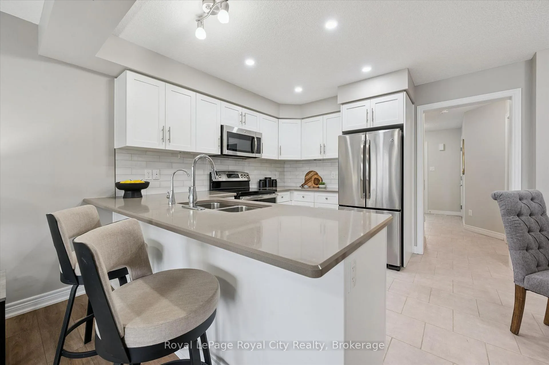 Photo 11 of 5 Sandybay Avenue, Kitchener, Idlewood/Lackner Woods — HOMEH