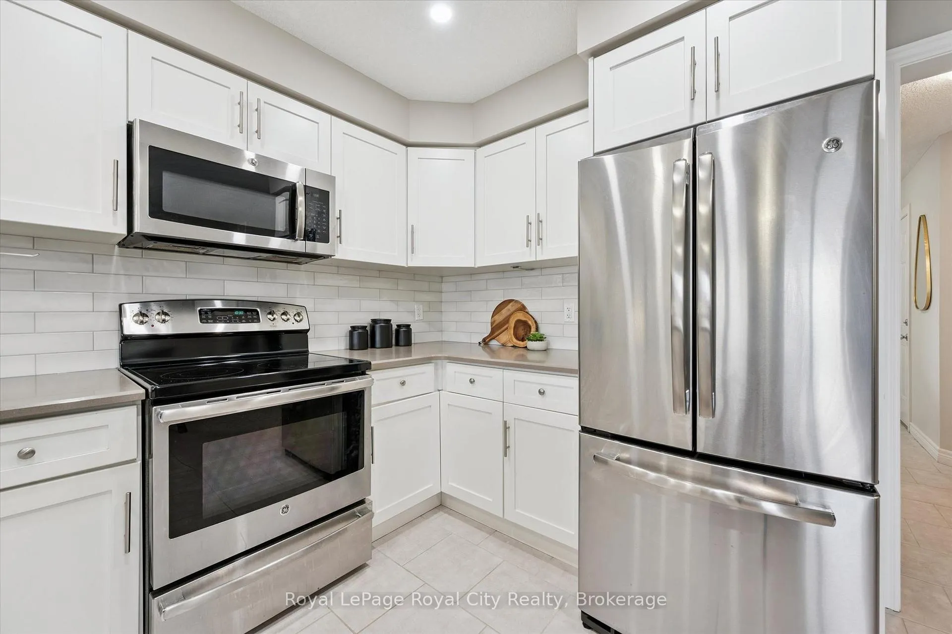Photo 13 of 5 Sandybay Avenue, Kitchener, Idlewood/Lackner Woods — HOMEH