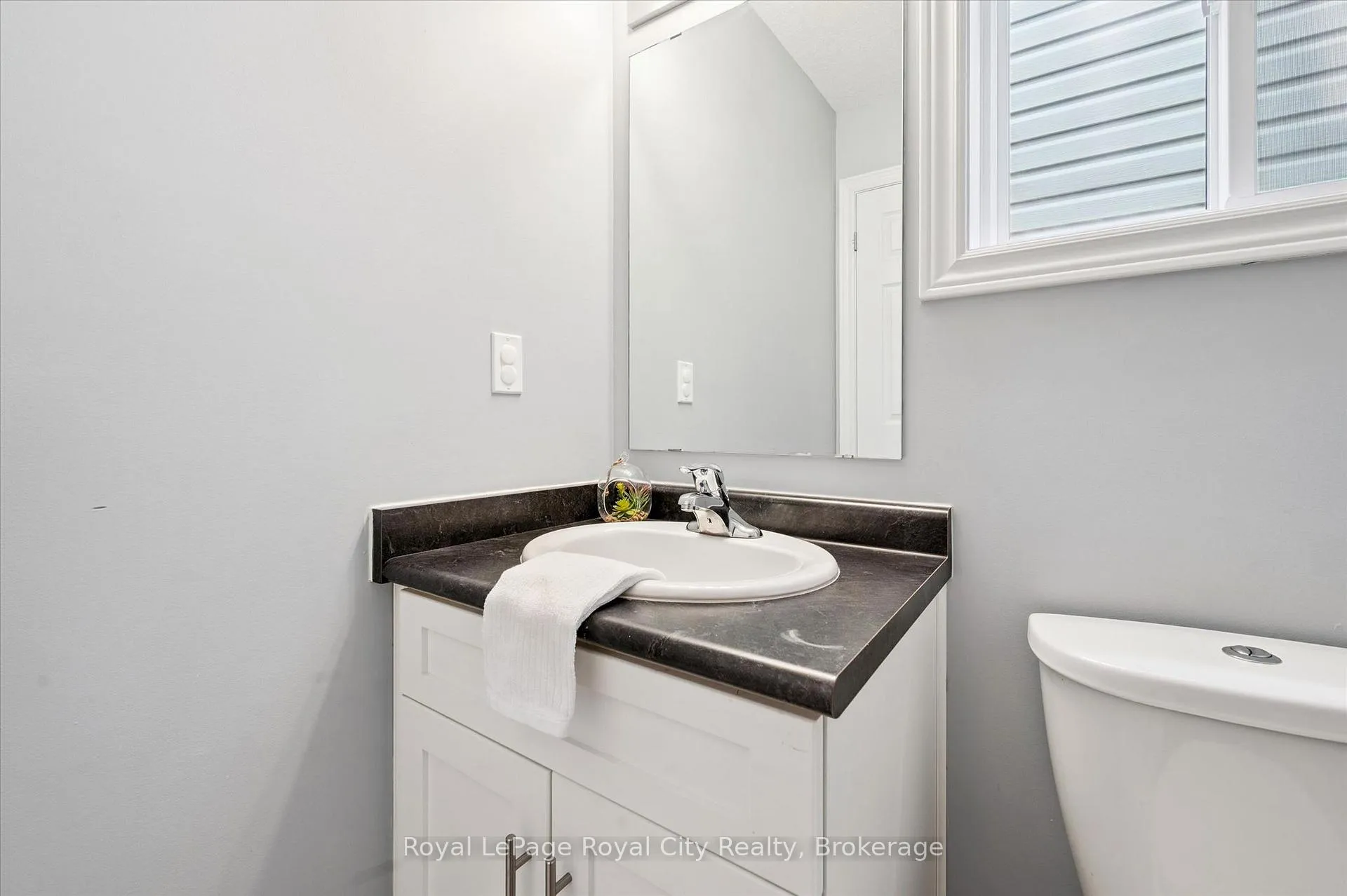 Photo 15 of 5 Sandybay Avenue, Kitchener, Idlewood/Lackner Woods — HOMEH