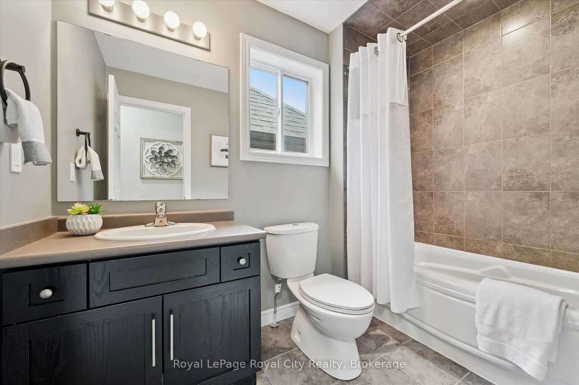 Photo 20 of 5 Sandybay Avenue, Kitchener, Idlewood/Lackner Woods — HOMEH