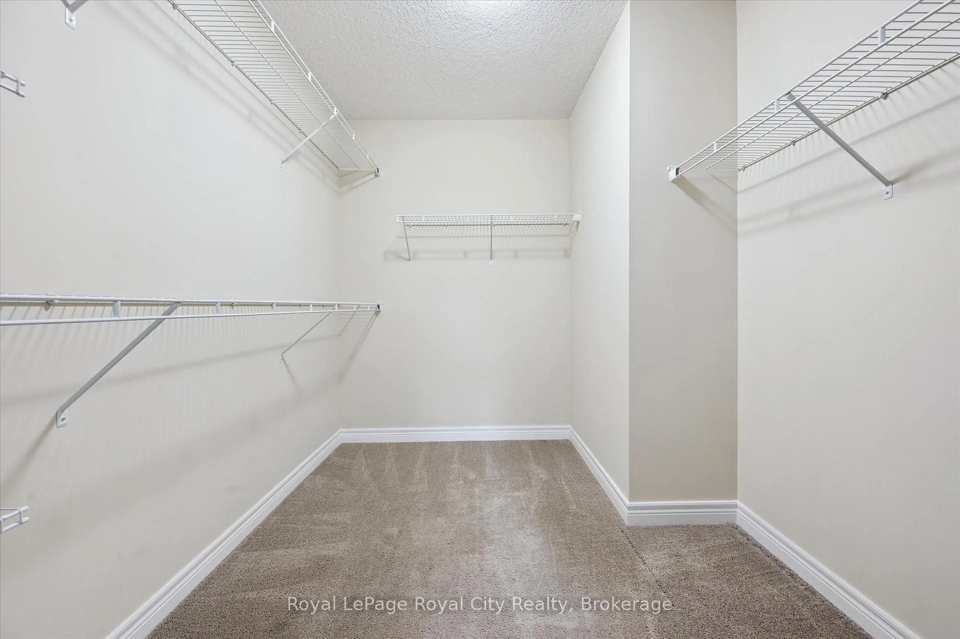 Photo 26 of 5 Sandybay Avenue, Kitchener, Idlewood/Lackner Woods — HOMEH