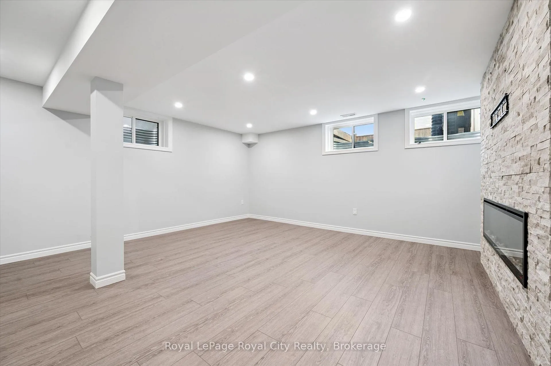 Photo 29 of 5 Sandybay Avenue, Kitchener, Idlewood/Lackner Woods — HOMEH