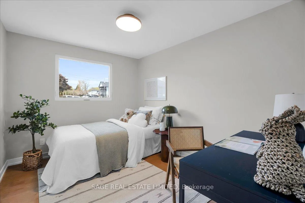 Photo 13 of 664 Breezy Drive, Pickering, West Shore — HOMEH