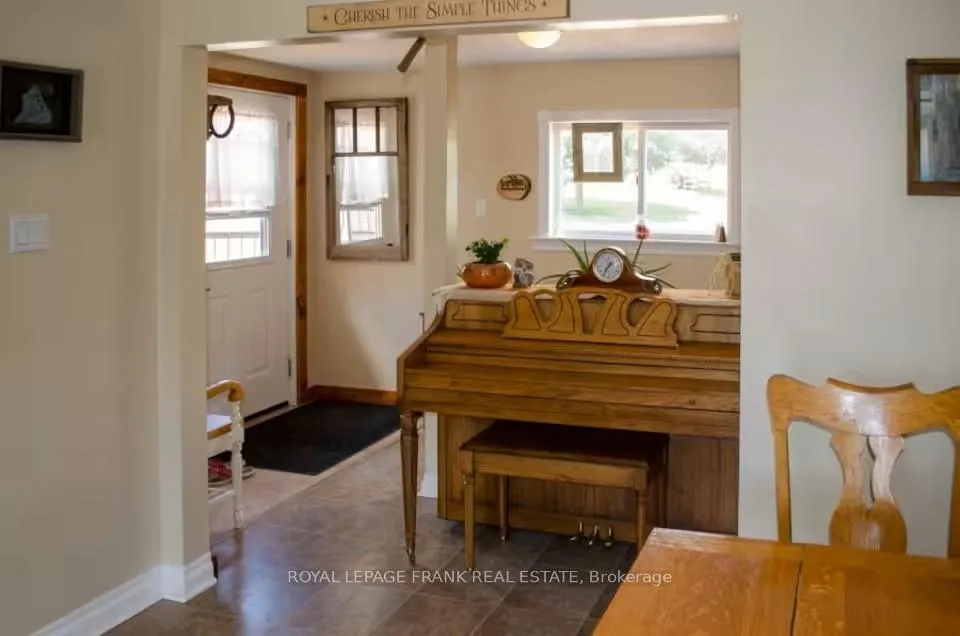 Photo 4 of 56 Oakdene Crescent, Kawartha Lakes, Little Britain — HOMEH