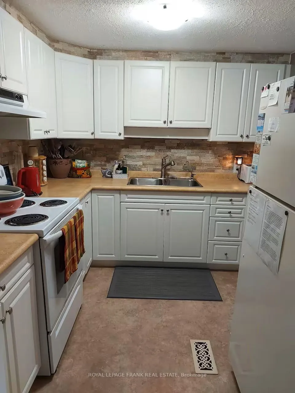 Photo 5 of 56 Oakdene Crescent, Kawartha Lakes, Little Britain — HOMEH