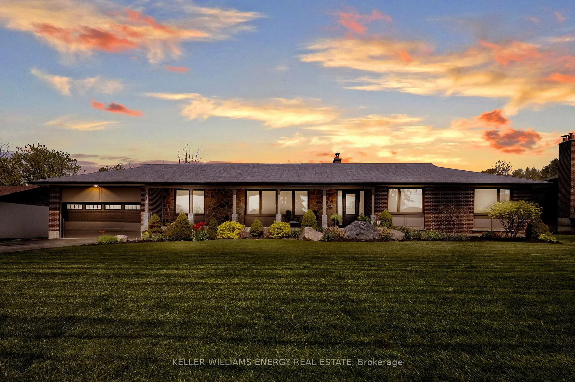 Front of 858 Swiss Heights