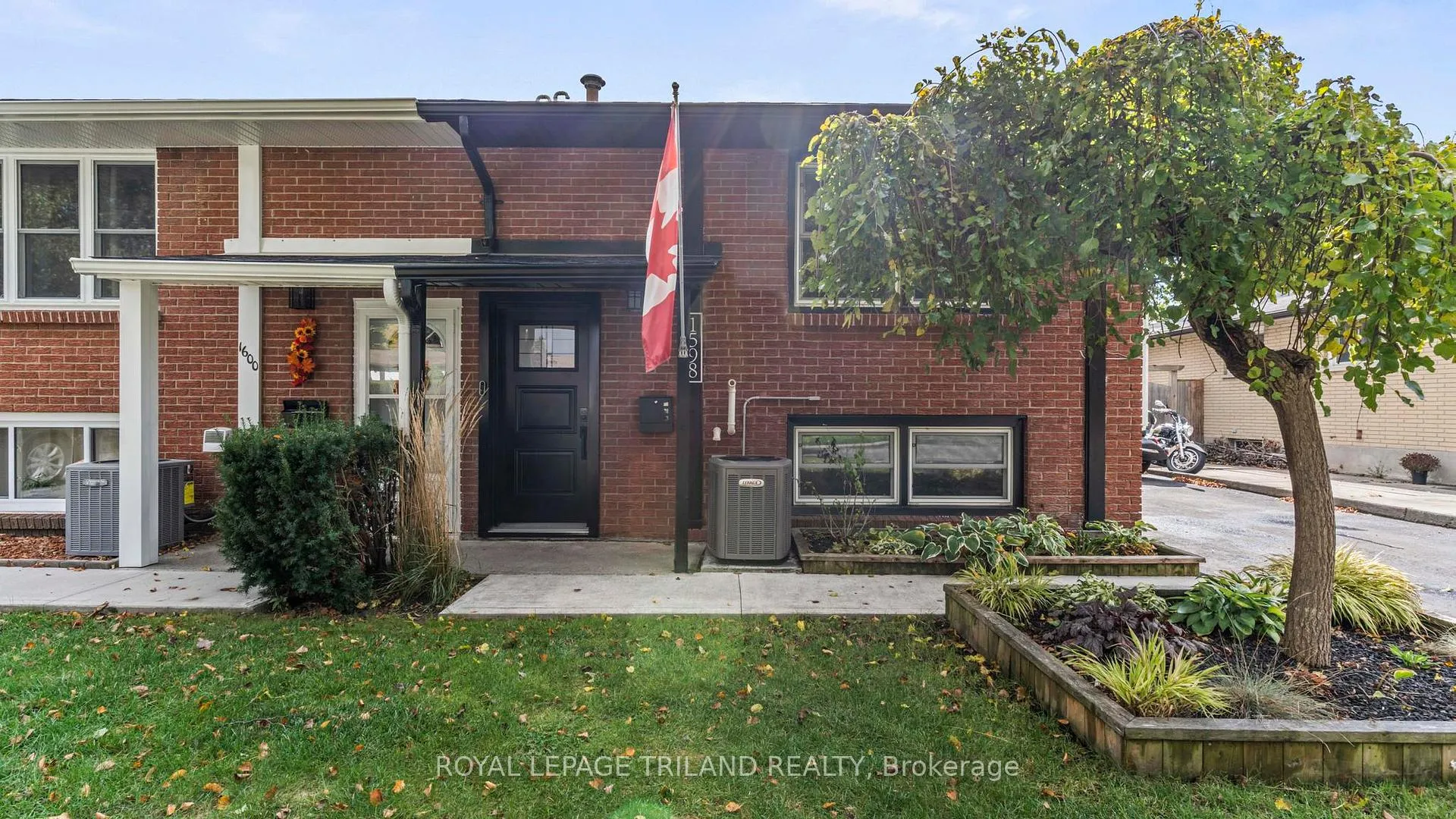 Front of 1598 Nairn Avenue