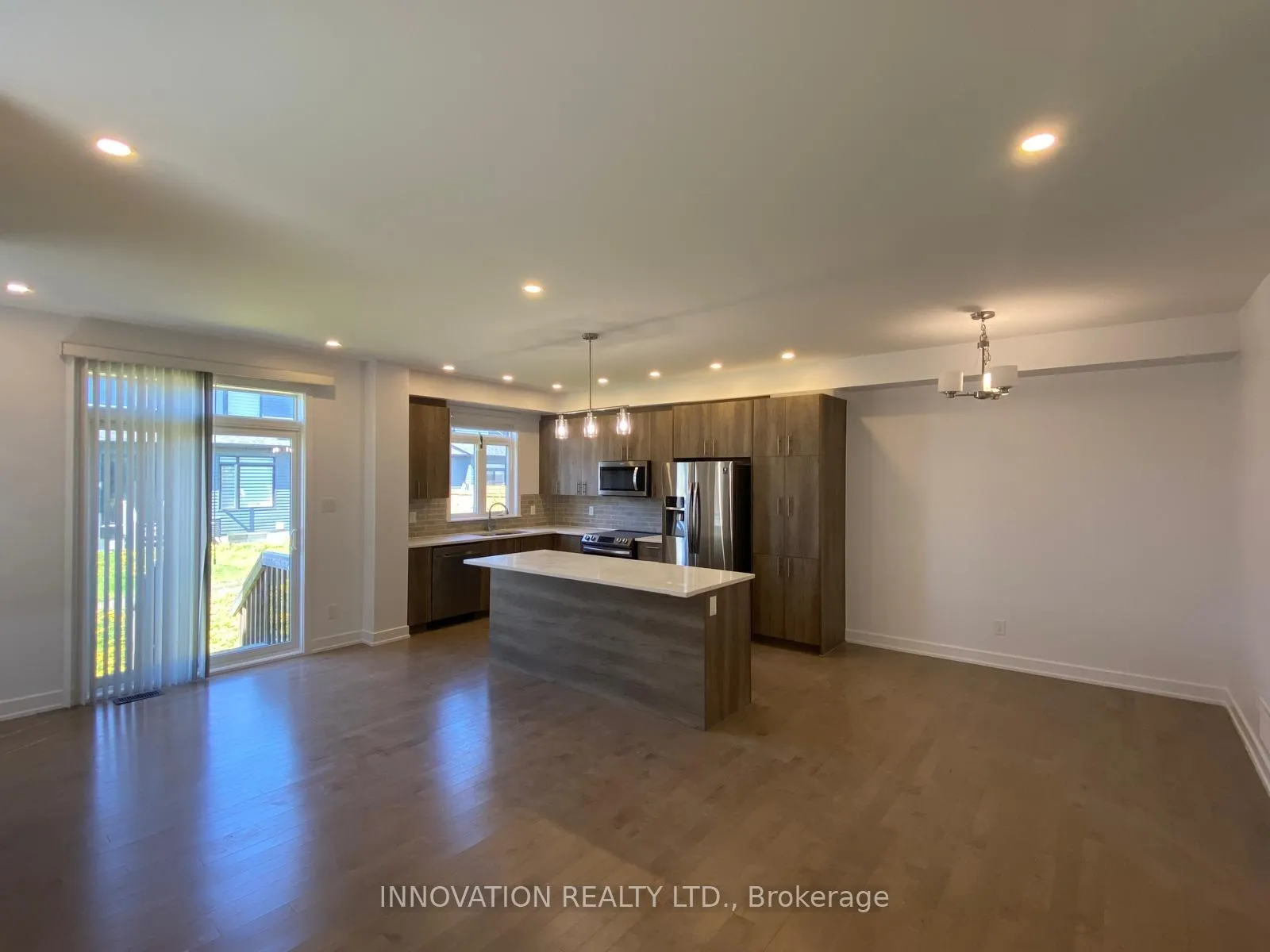 Photo 7 of 223 Zinnia Way, Ottawa, Riverside South/Gloucester Glen — HOMEH