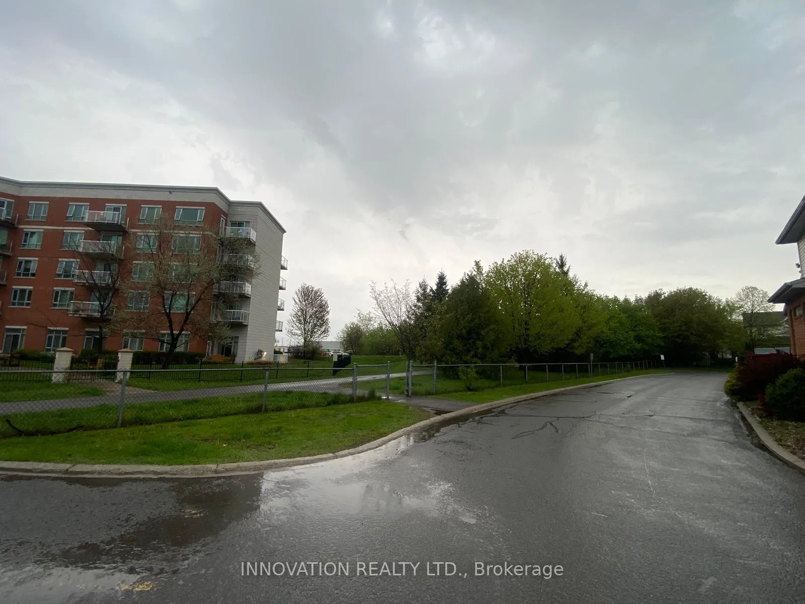 Photo 24 of 17 Santa Cruz Private, Ottawa, Riverview Park — HOMEH