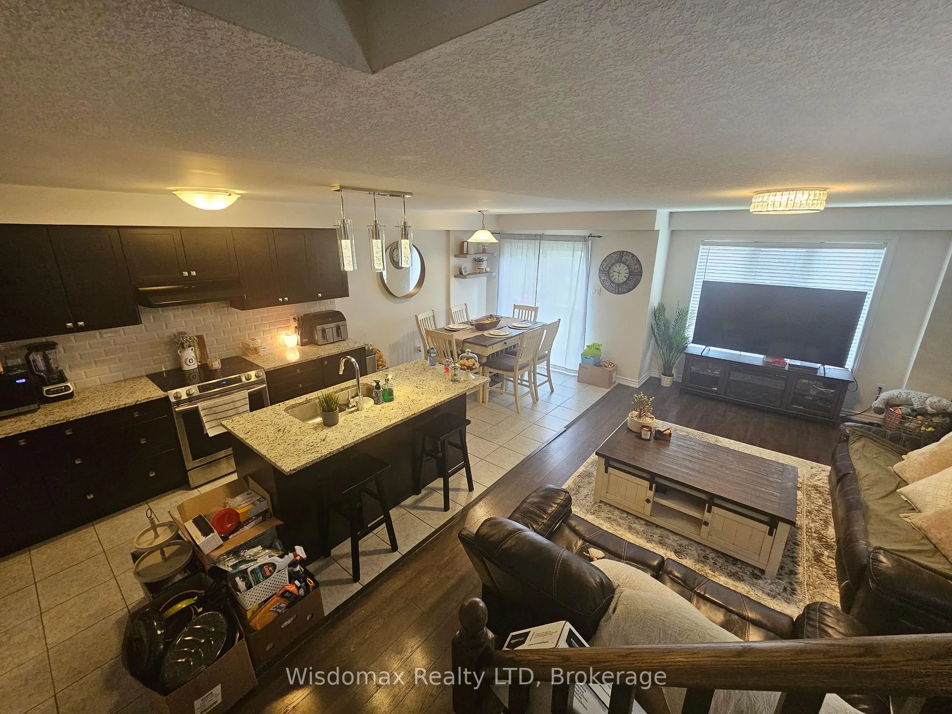 Photo 6 of 7767 White Pine Crescent, Niagara Falls, Brown — HOMEH