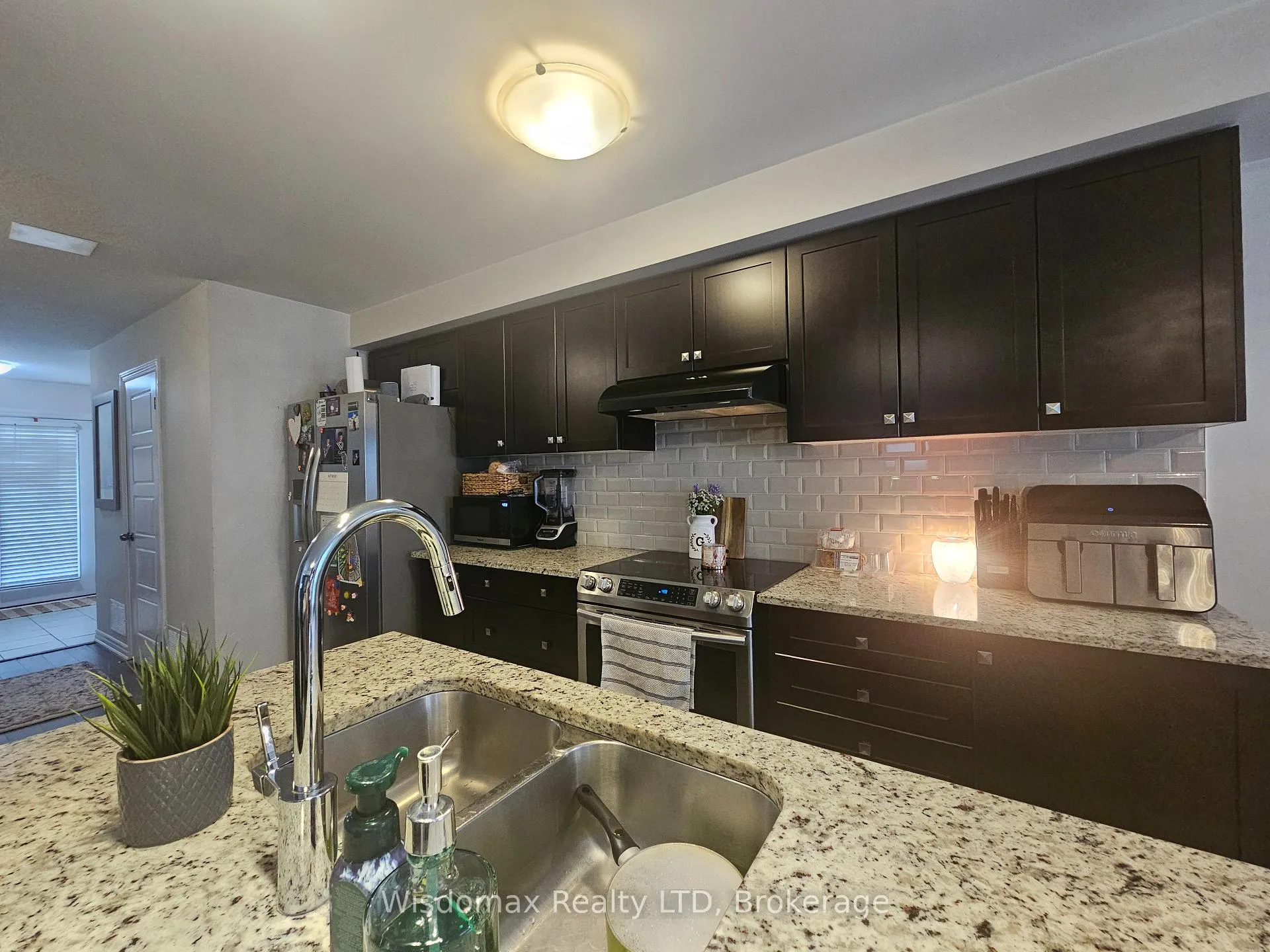 Photo 7 of 7767 White Pine Crescent, Niagara Falls, Brown — HOMEH