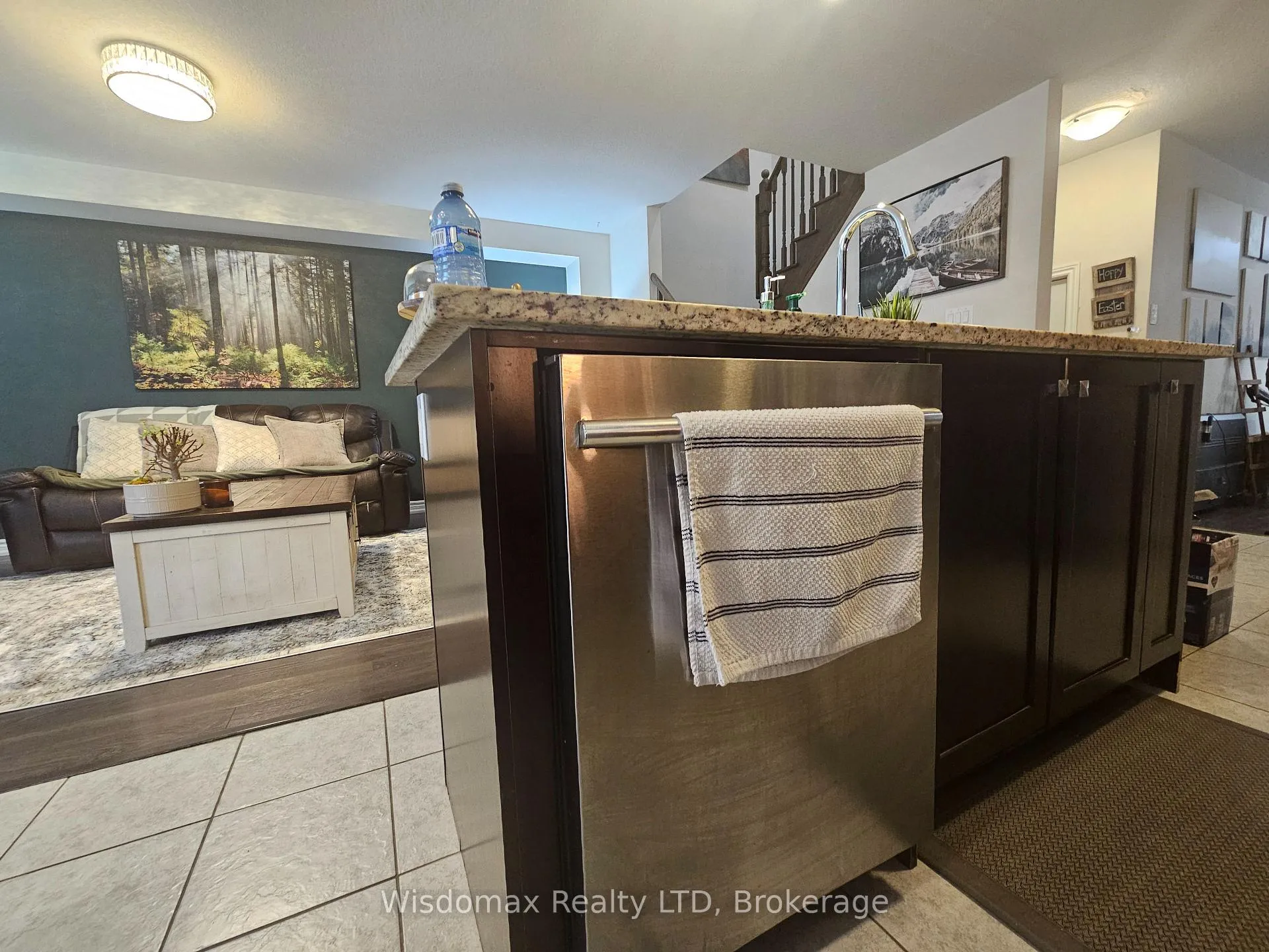 Photo 9 of 7767 White Pine Crescent, Niagara Falls, Brown — HOMEH