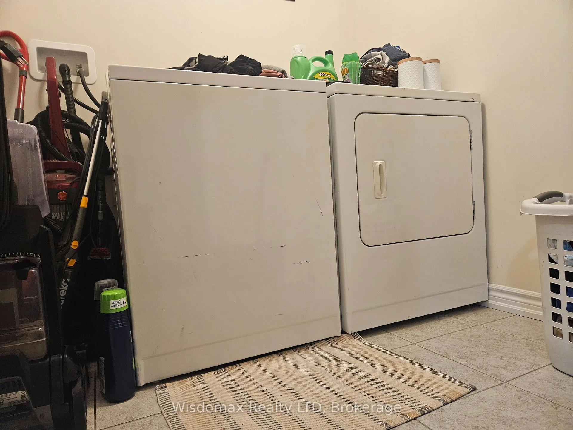 Photo 14 of 7767 White Pine Crescent, Niagara Falls, Brown — HOMEH