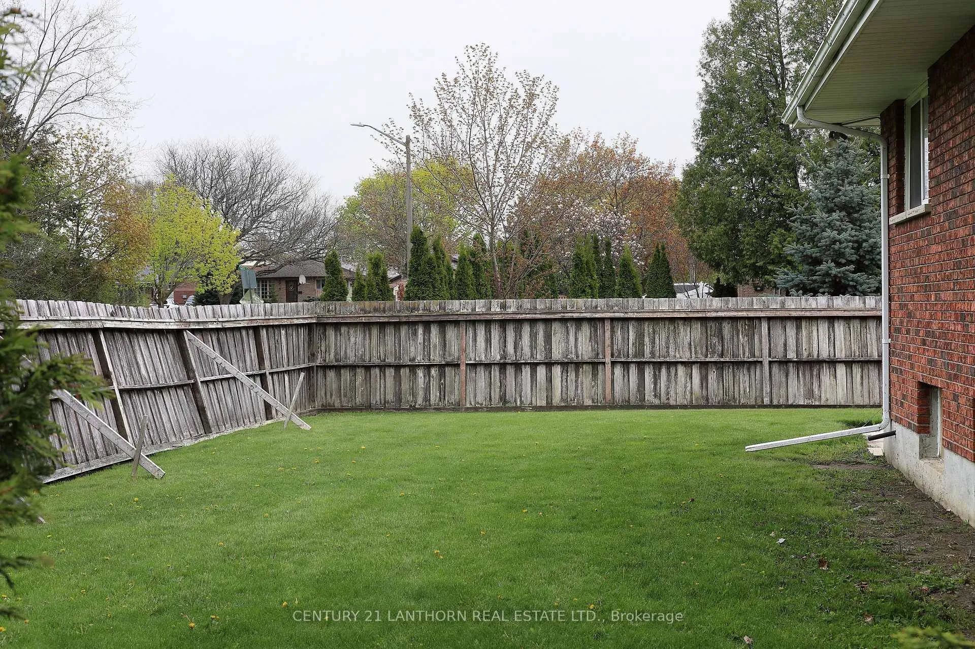 Photo 4 of 37 Maple Drive, Belleville, Belleville Ward — HOMEH