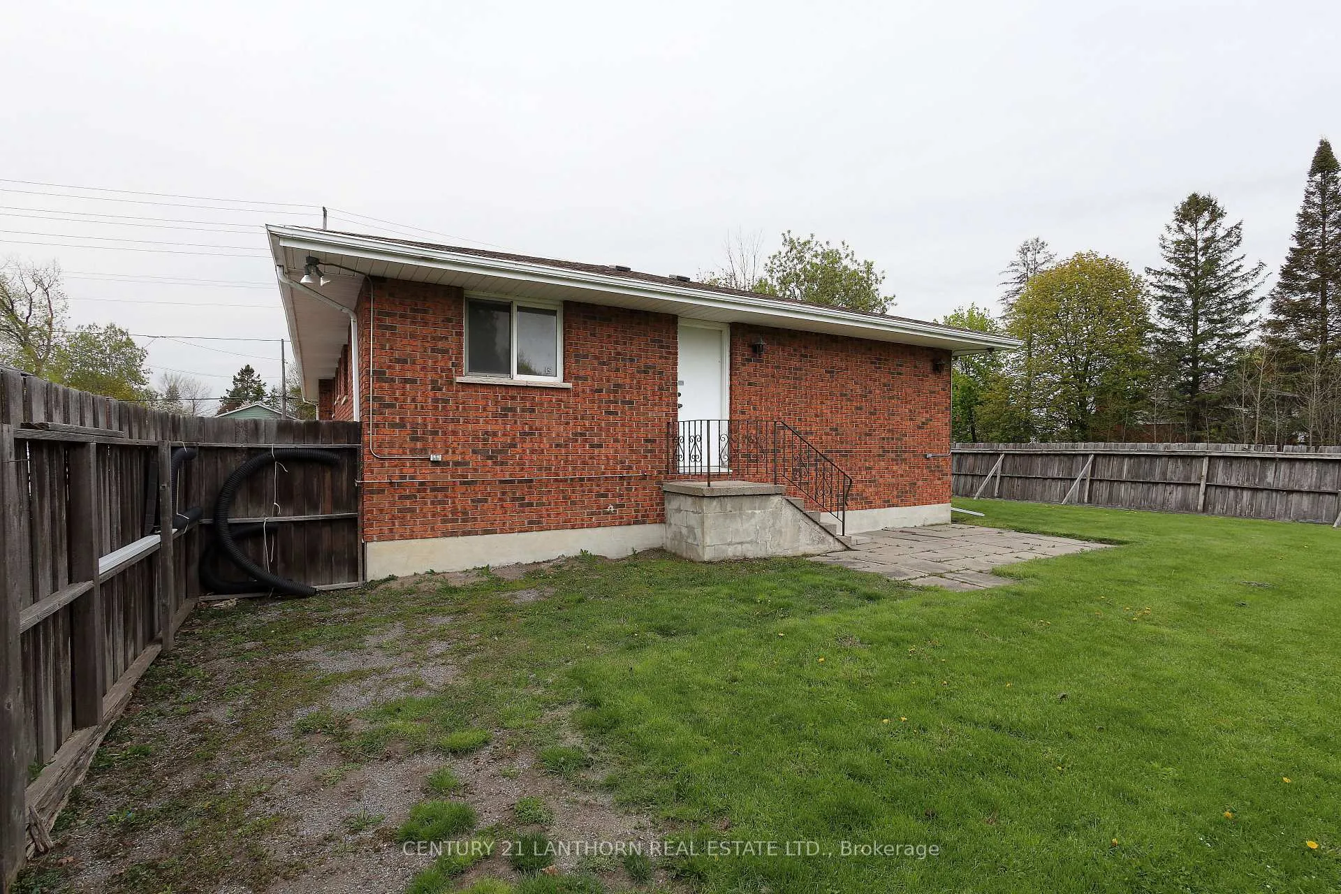 Photo 5 of 37 Maple Drive, Belleville, Belleville Ward — HOMEH