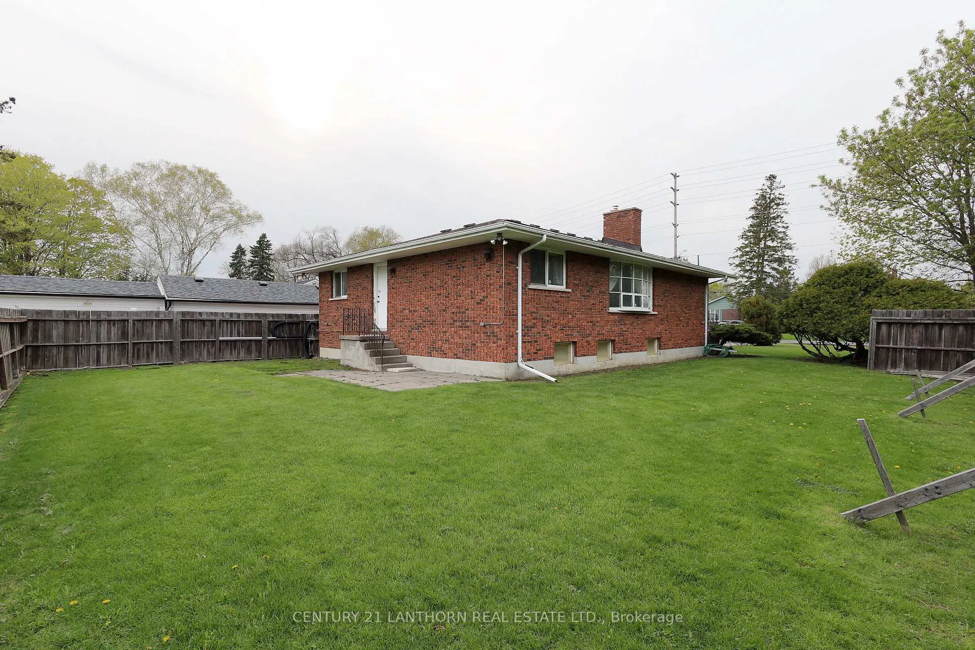 Photo 6 of 37 Maple Drive, Belleville, Belleville Ward — HOMEH