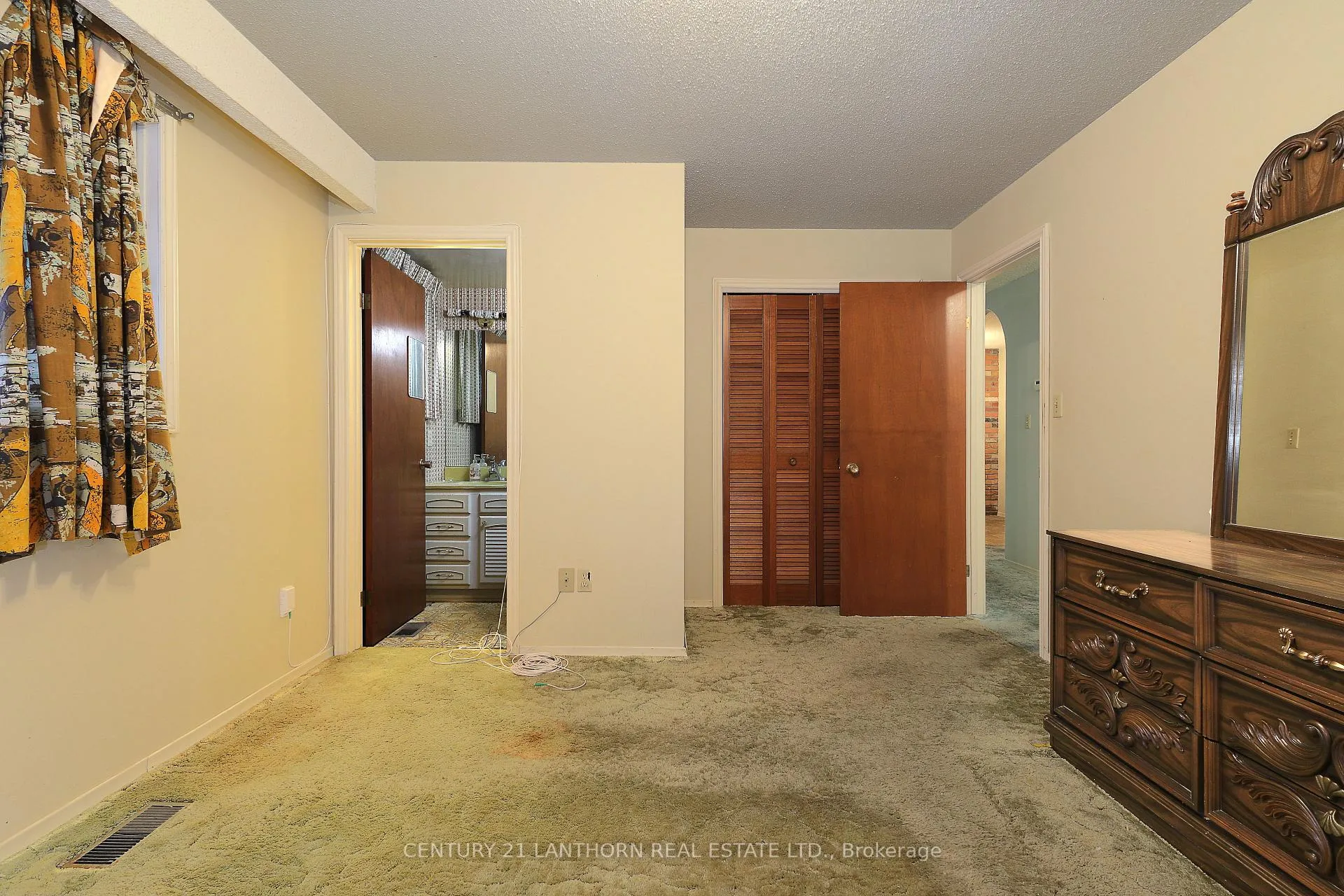 Photo 16 of 37 Maple Drive, Belleville, Belleville Ward — HOMEH