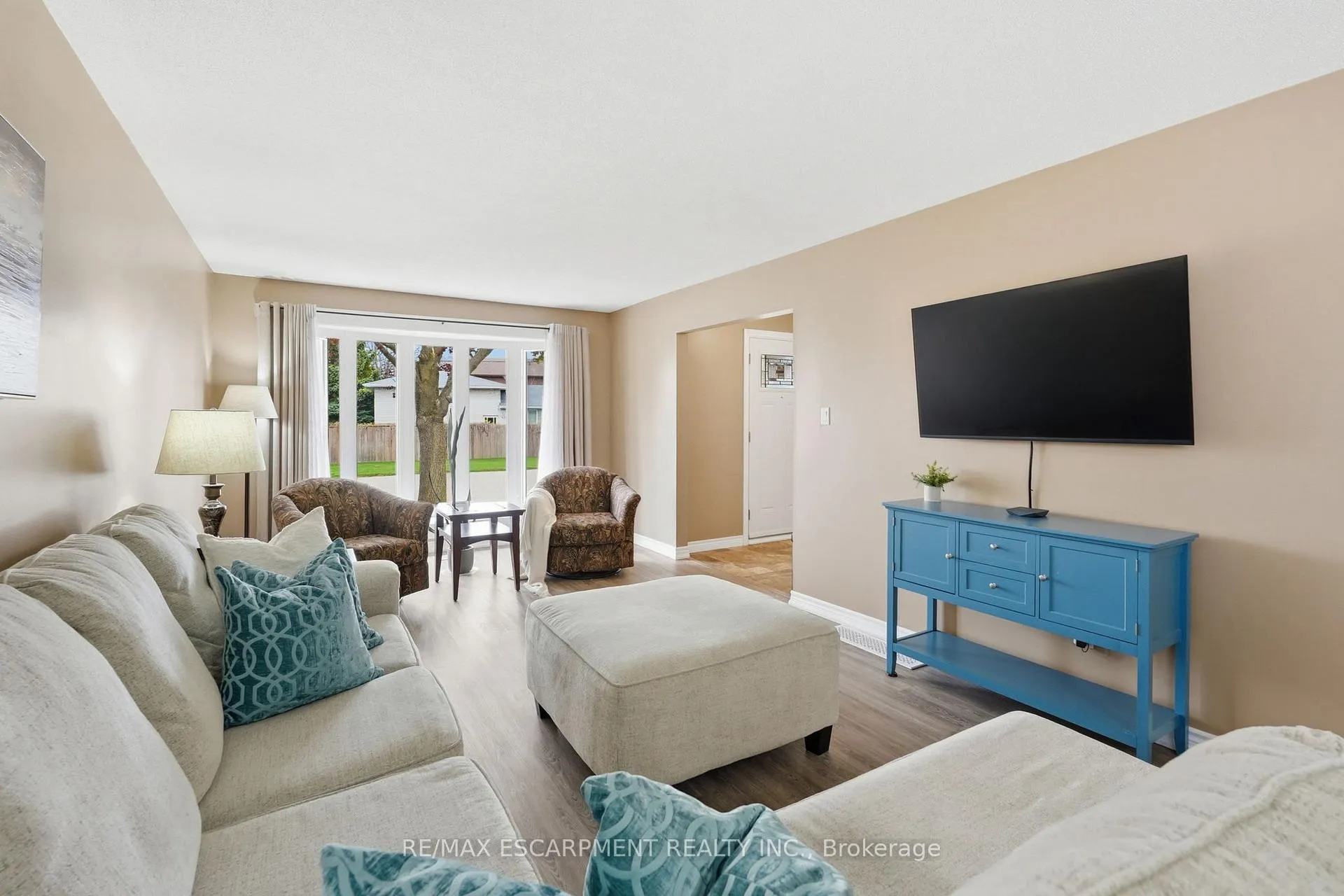 Photo 11 of 300 Eaglewood Drive, Hamilton, Eleanor — HOMEH