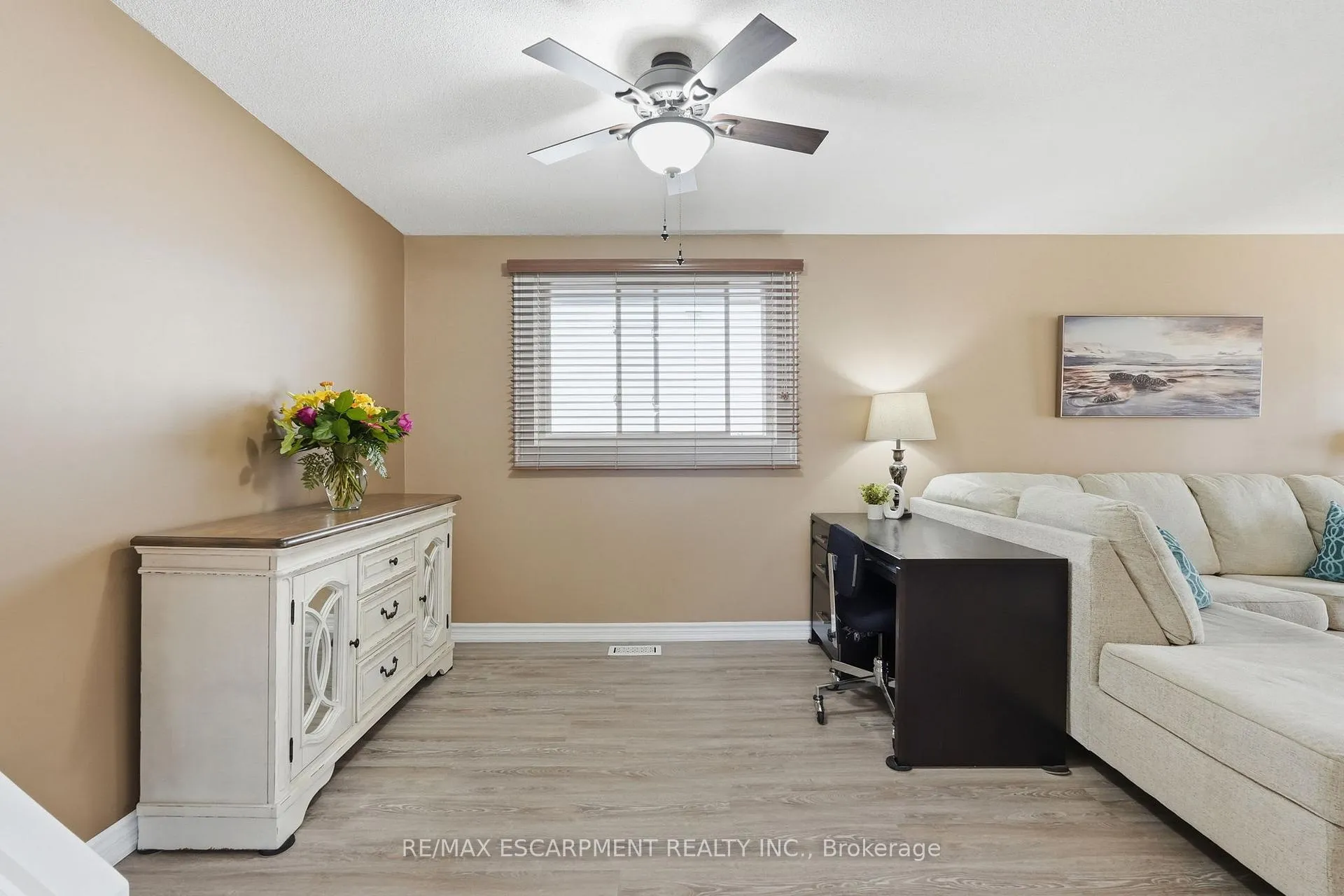 Photo 15 of 300 Eaglewood Drive, Hamilton, Eleanor — HOMEH