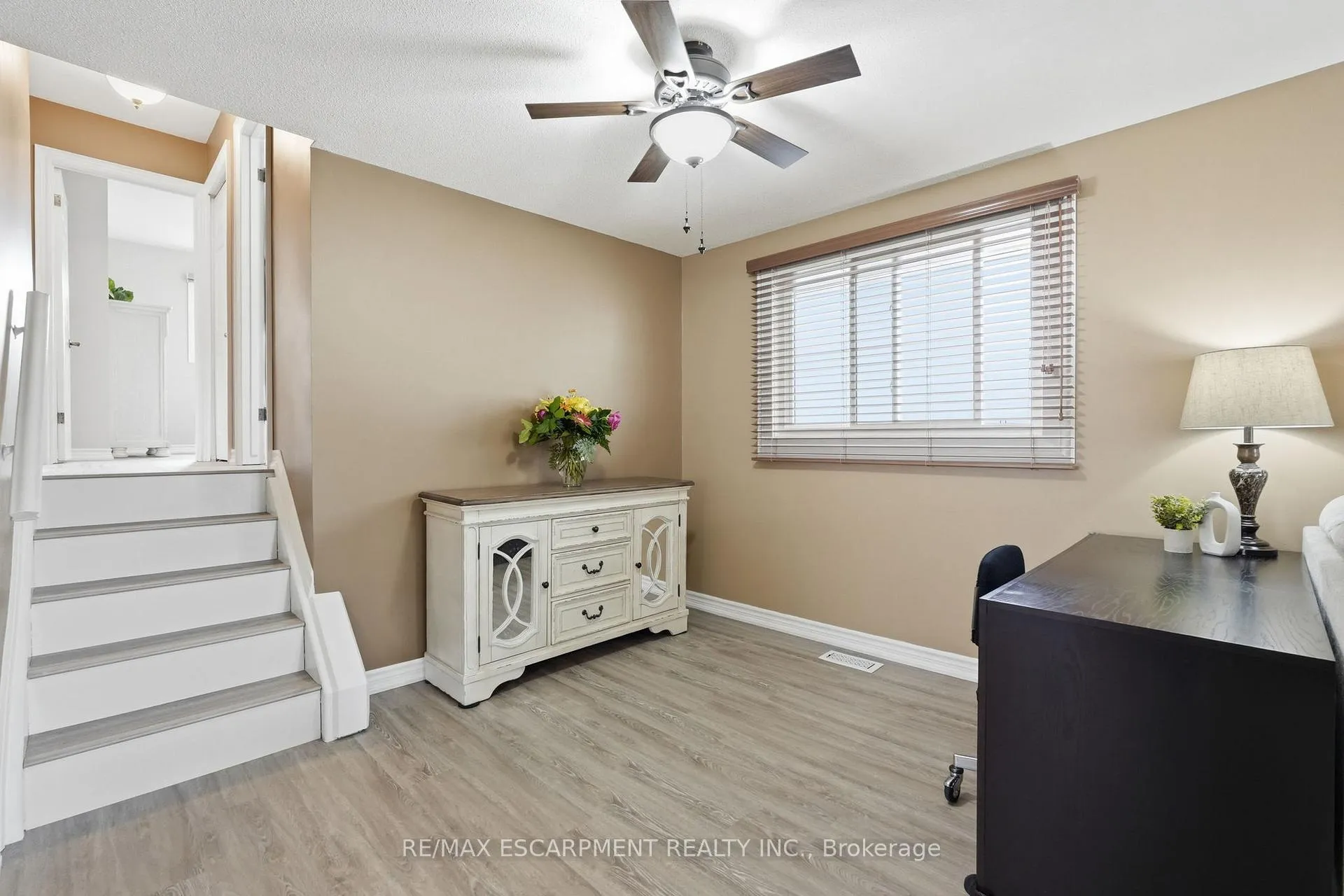 Photo 16 of 300 Eaglewood Drive, Hamilton, Eleanor — HOMEH