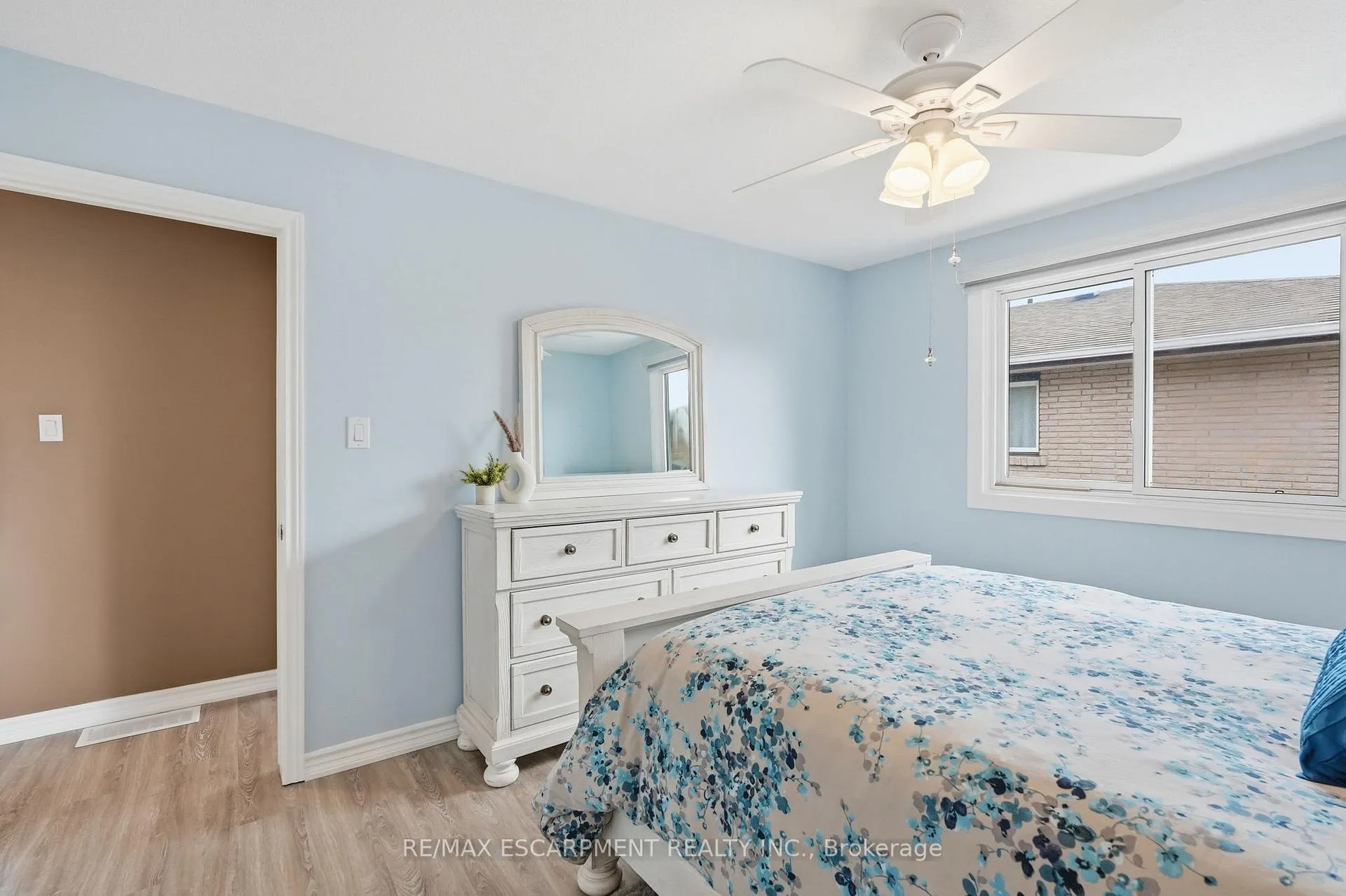 Photo 21 of 300 Eaglewood Drive, Hamilton, Eleanor — HOMEH