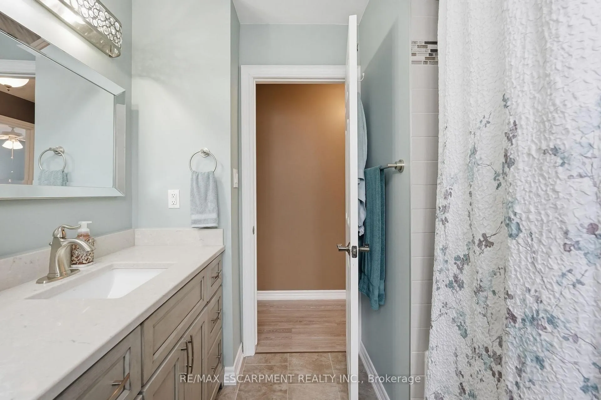 Photo 23 of 300 Eaglewood Drive, Hamilton, Eleanor — HOMEH