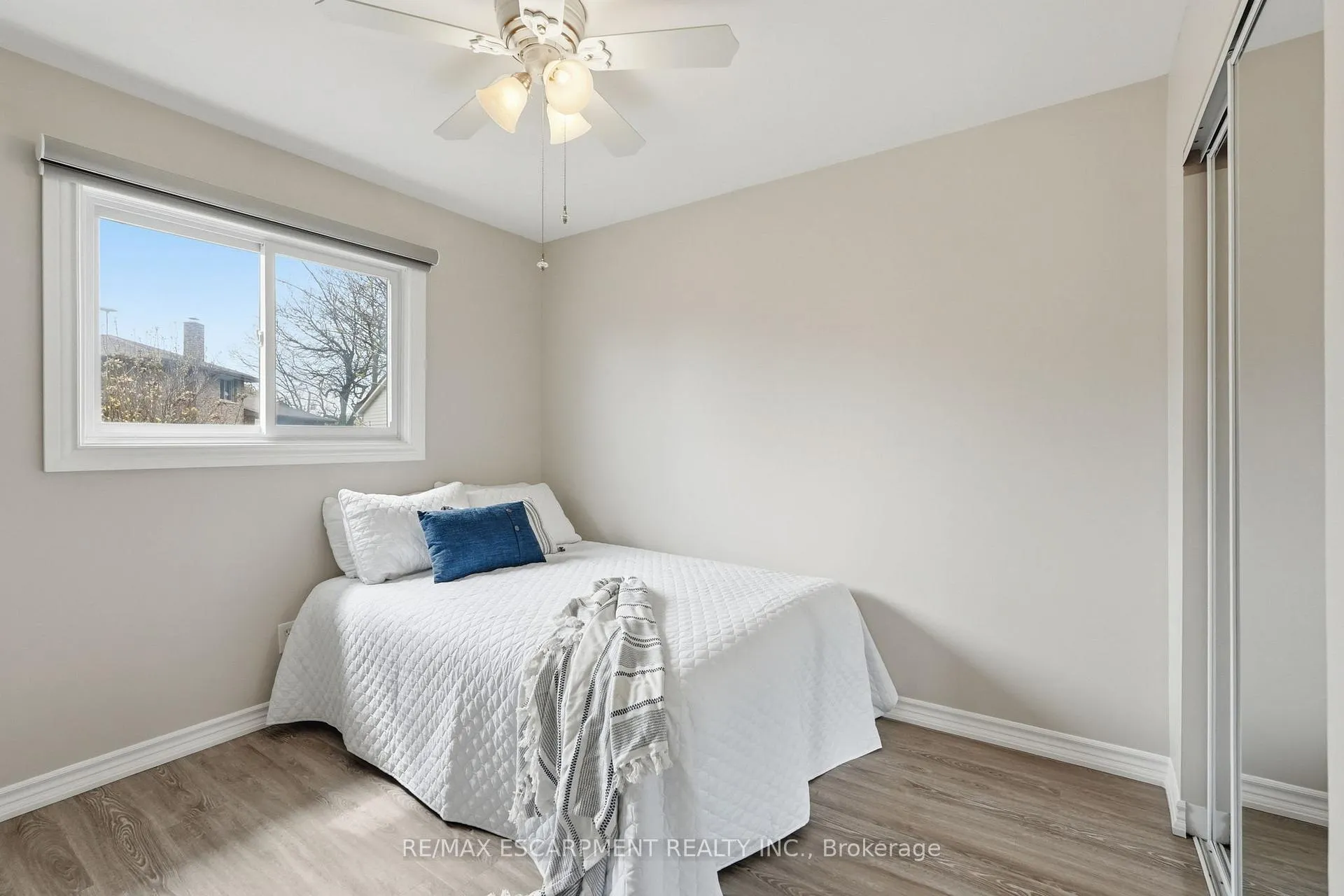 Photo 24 of 300 Eaglewood Drive, Hamilton, Eleanor — HOMEH