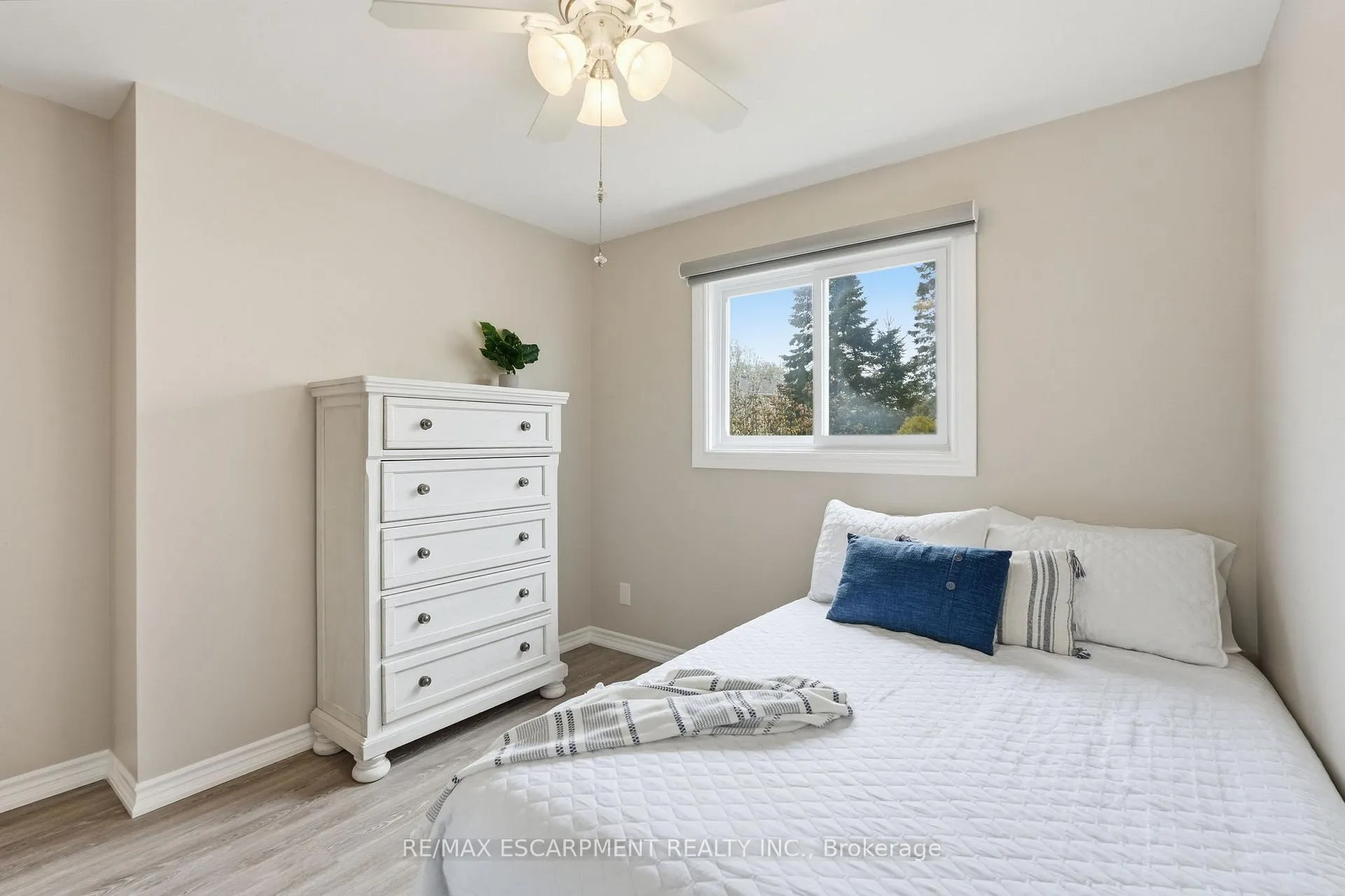 Photo 25 of 300 Eaglewood Drive, Hamilton, Eleanor — HOMEH