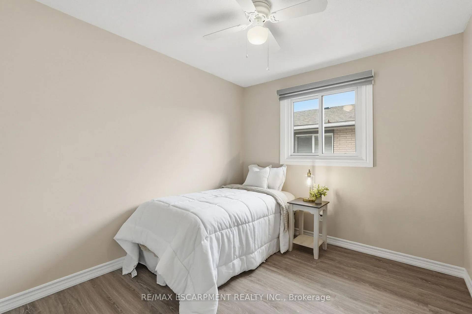 Photo 26 of 300 Eaglewood Drive, Hamilton, Eleanor — HOMEH