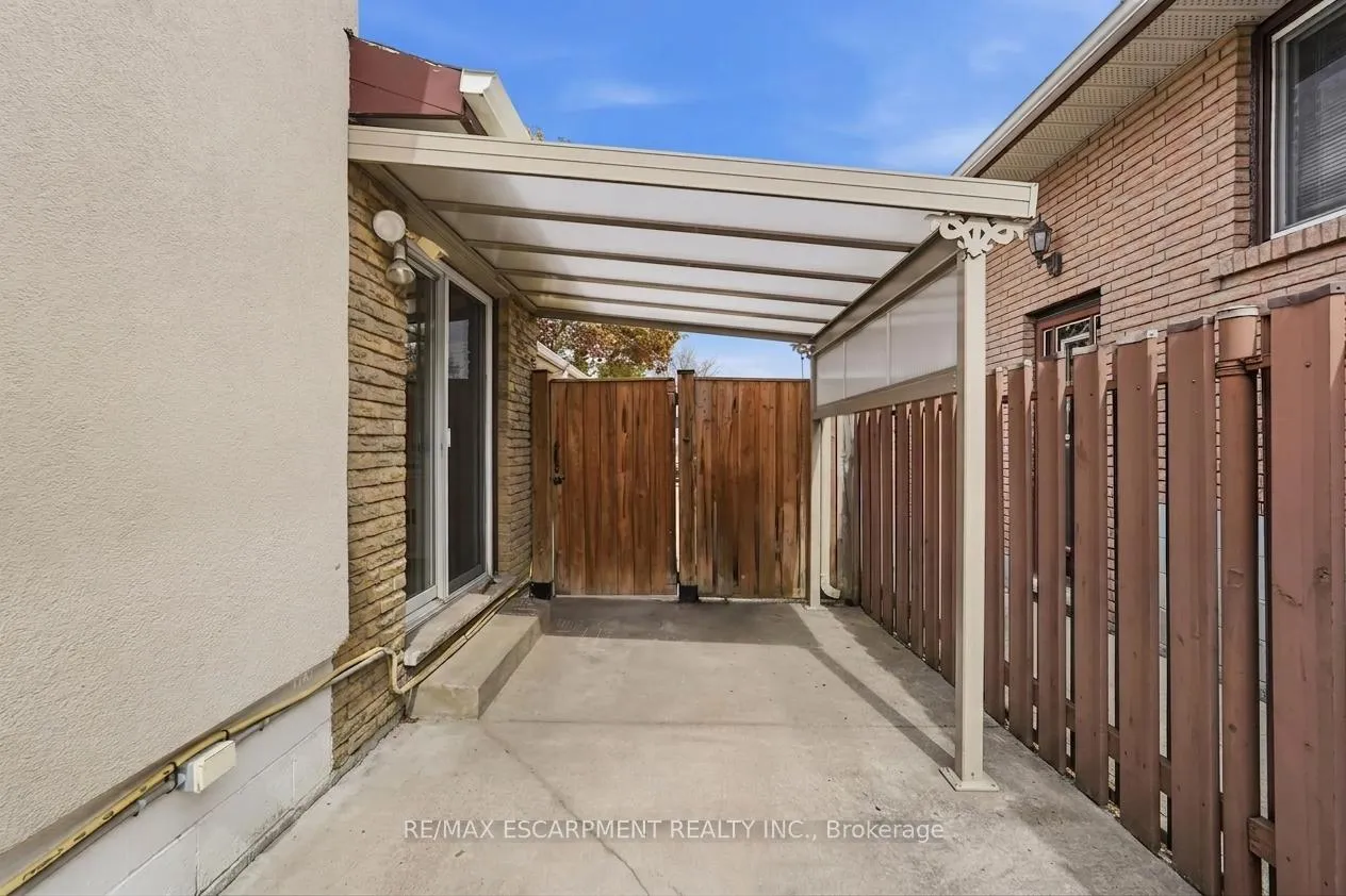 Photo 37 of 300 Eaglewood Drive, Hamilton, Eleanor — HOMEH