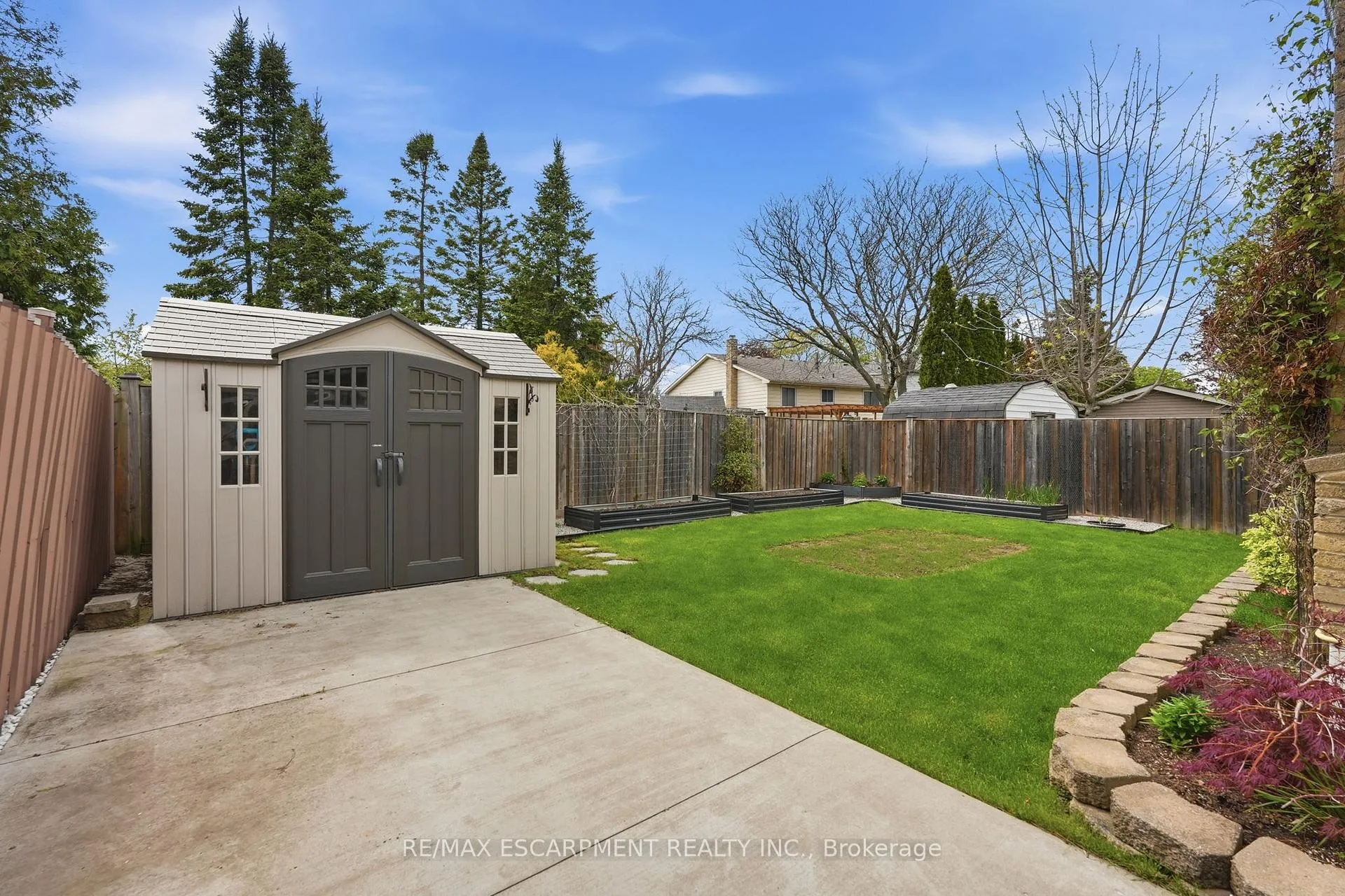 Photo 39 of 300 Eaglewood Drive, Hamilton, Eleanor — HOMEH