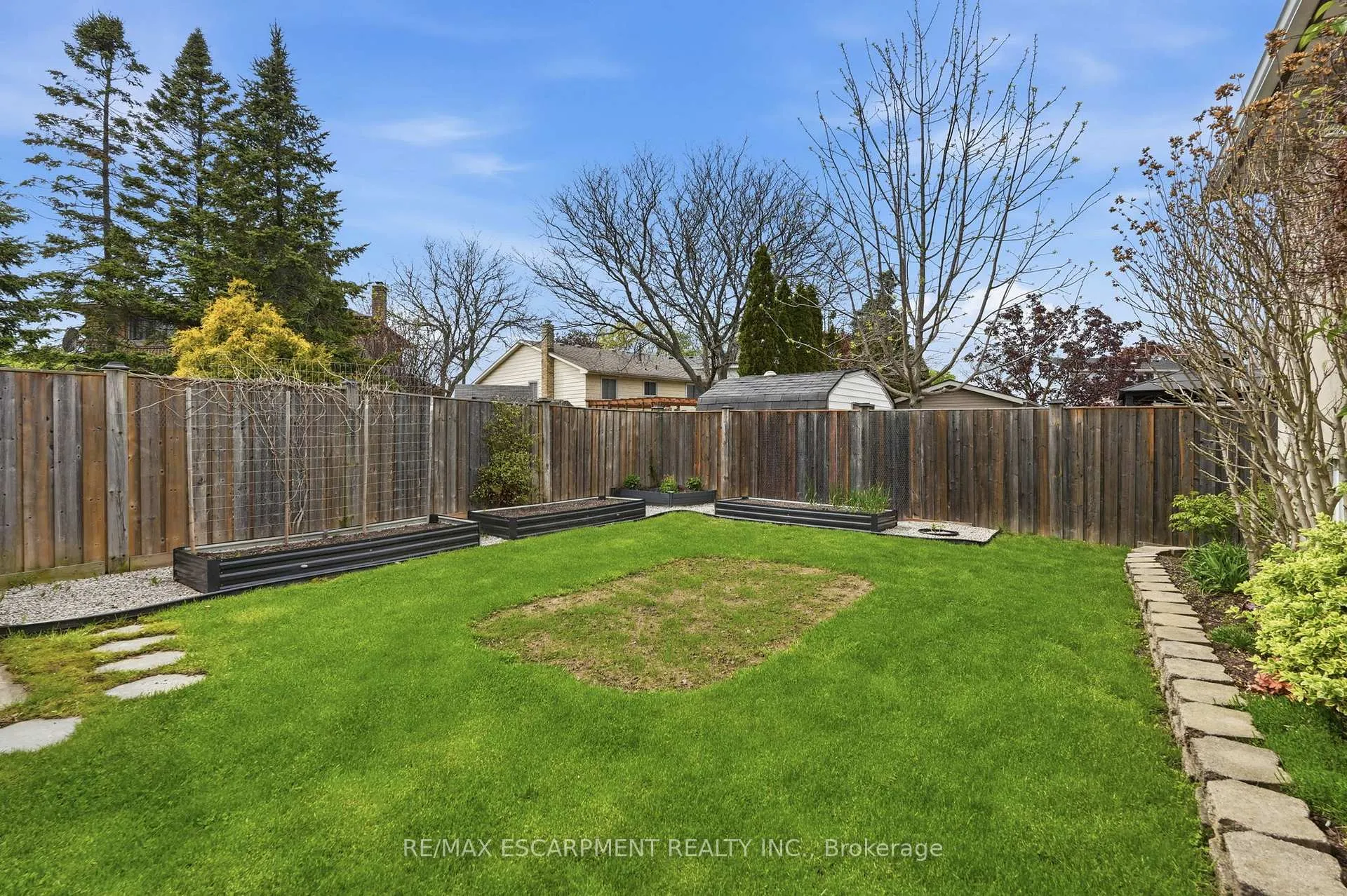 Photo 40 of 300 Eaglewood Drive, Hamilton, Eleanor — HOMEH