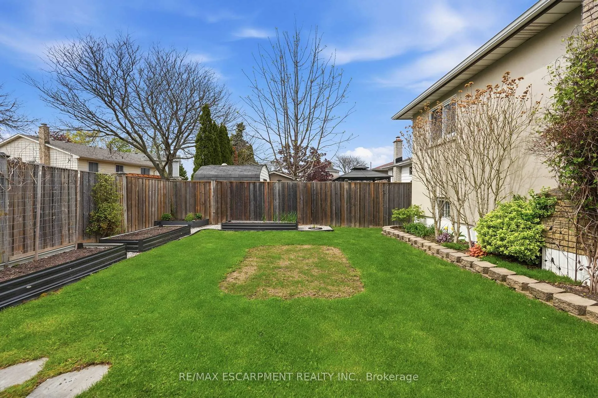 Photo 41 of 300 Eaglewood Drive, Hamilton, Eleanor — HOMEH
