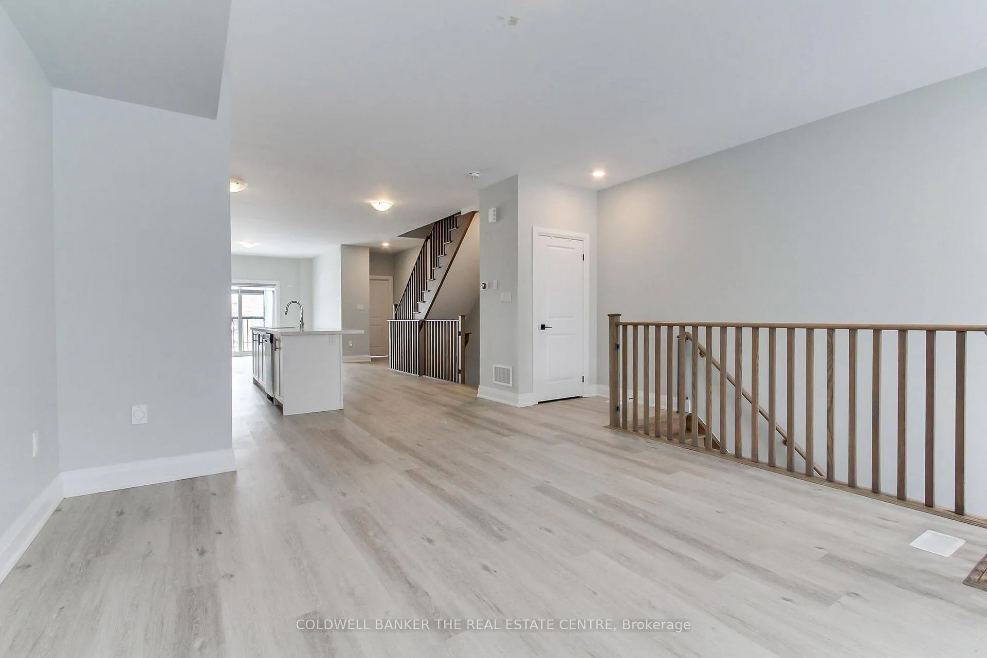 Photo 3 of 1481 Purchase Place, Innisfil, Lefroy — HOMEH