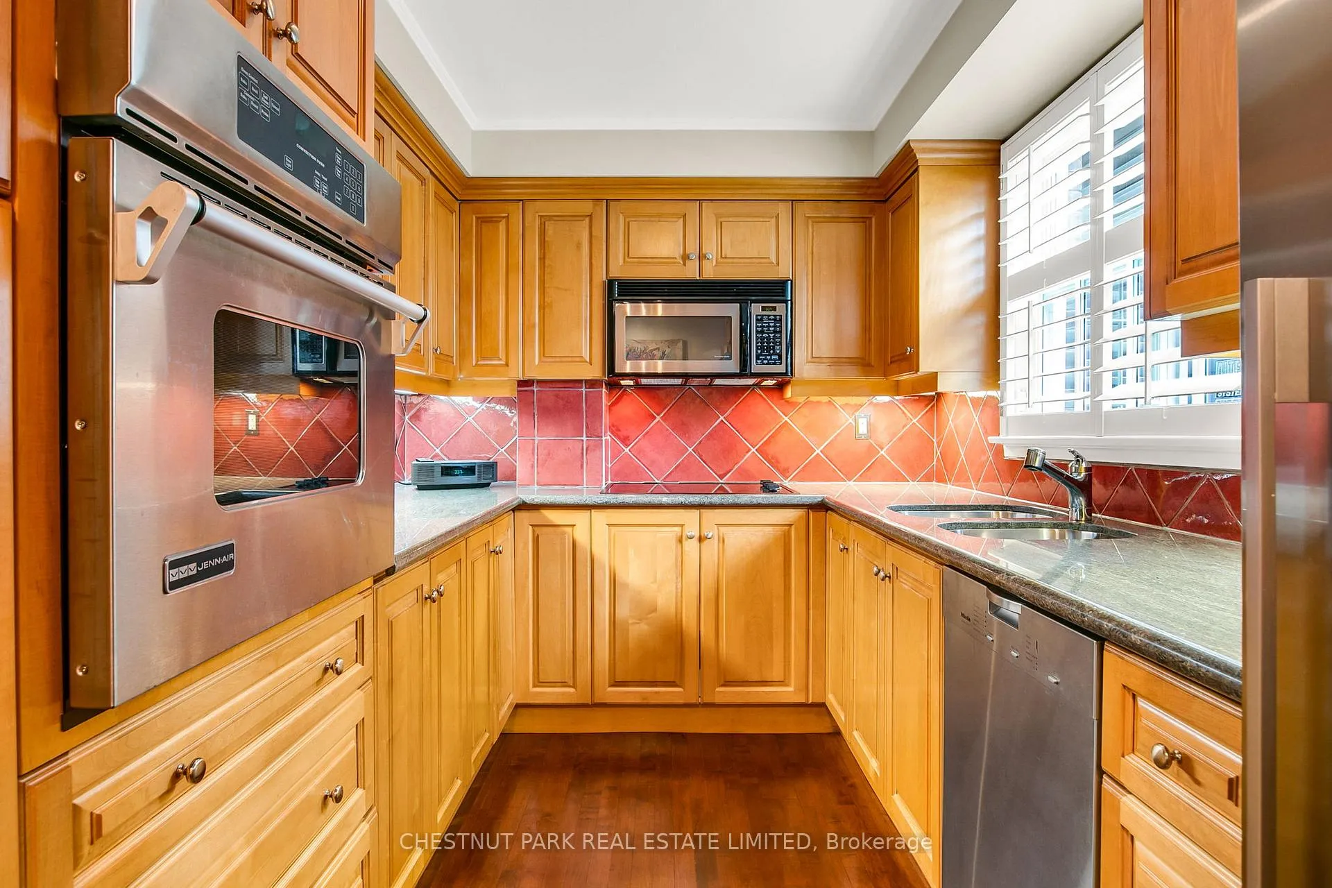 Photo 13 of 52 Maple Avenue, Toronto, Rosedale-Moore Park — HOMEH
