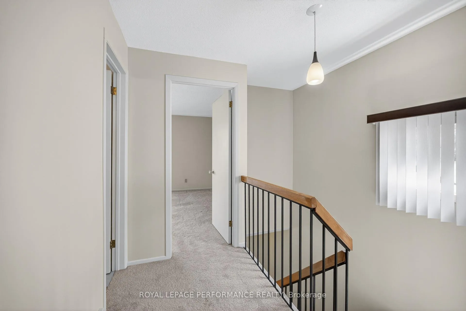 Photo 28 of 402 Duval Lane, Ottawa, Queenswood Heights South — HOMEH