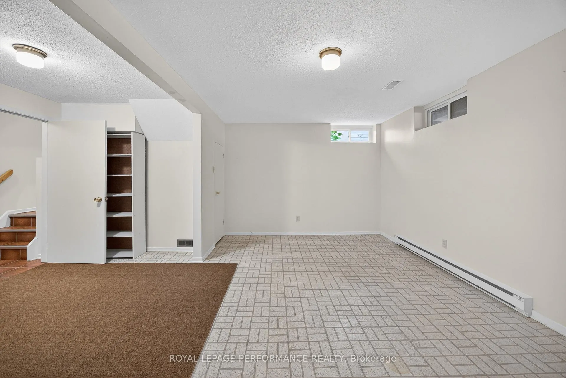 Photo 41 of 402 Duval Lane, Ottawa, Queenswood Heights South — HOMEH