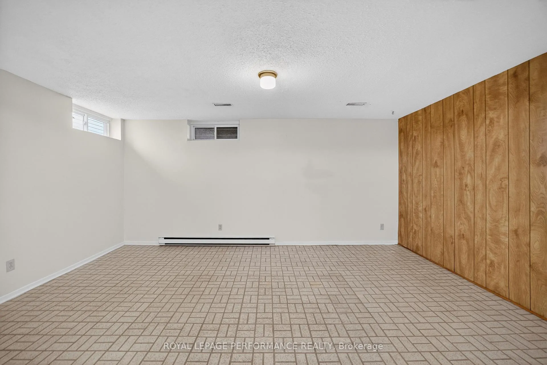 Photo 44 of 402 Duval Lane, Ottawa, Queenswood Heights South — HOMEH