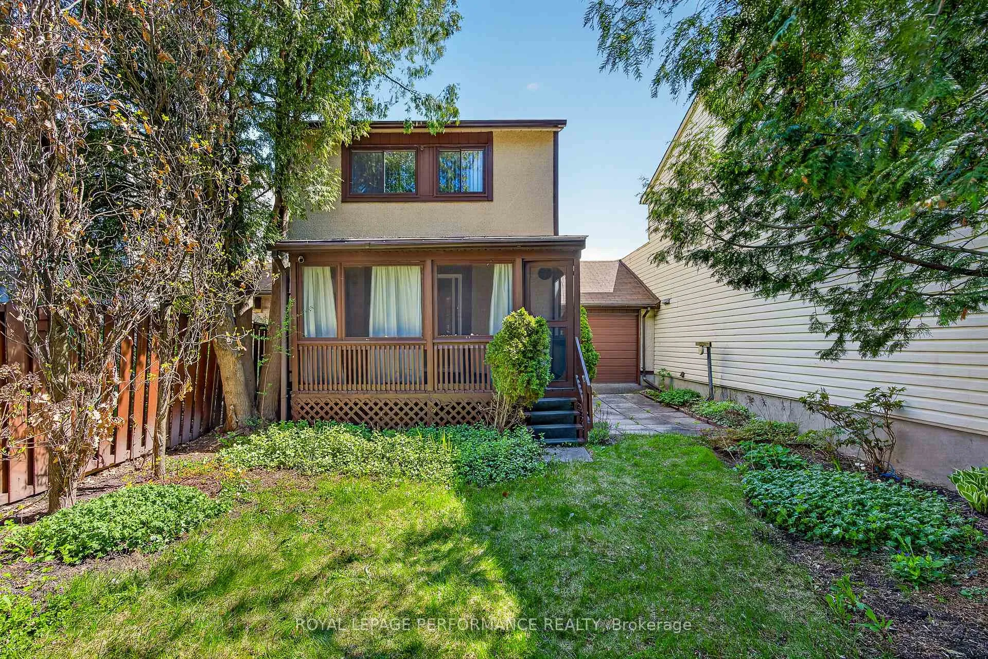 Photo 47 of 402 Duval Lane, Ottawa, Queenswood Heights South — HOMEH