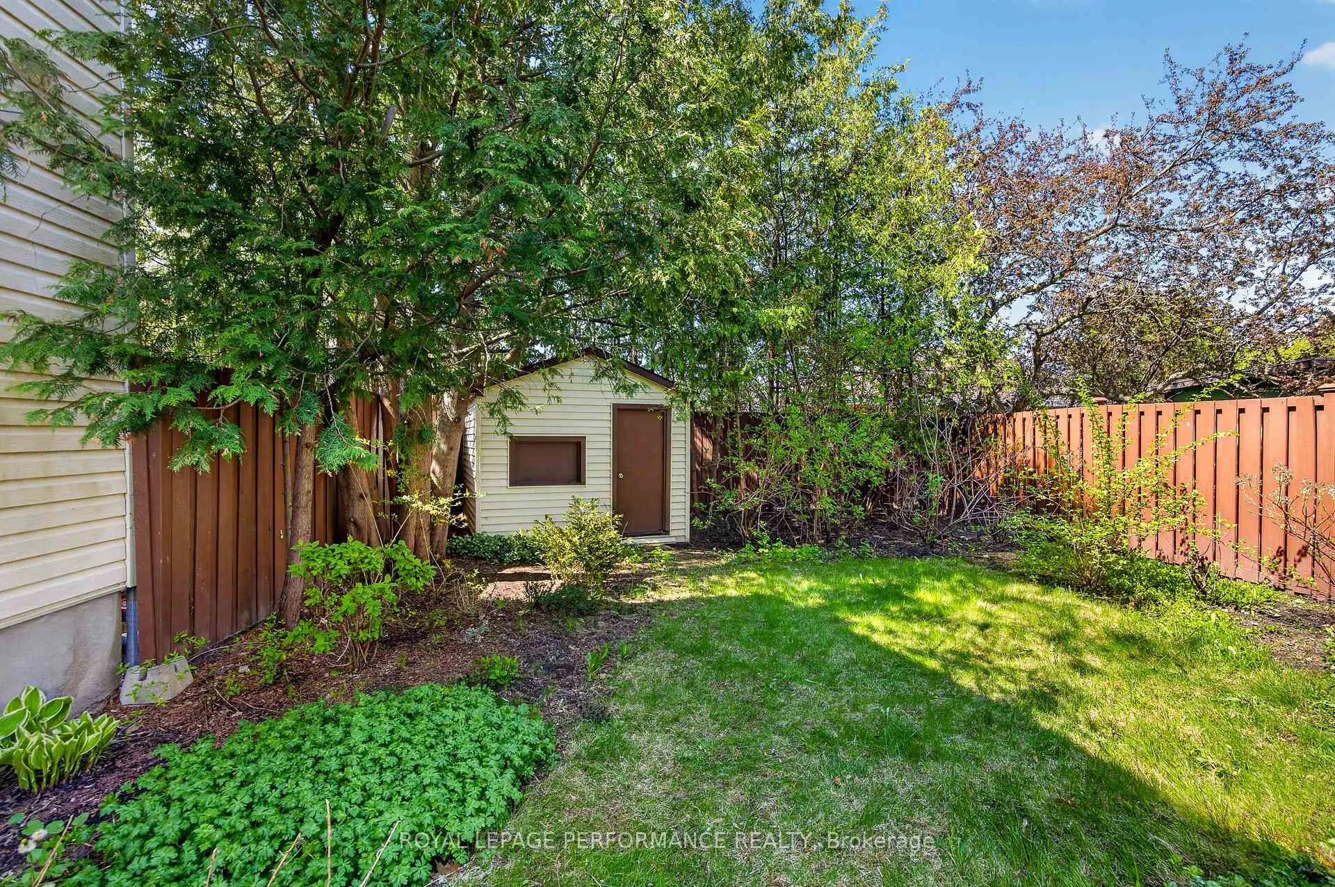 Photo 50 of 402 Duval Lane, Ottawa, Queenswood Heights South — HOMEH