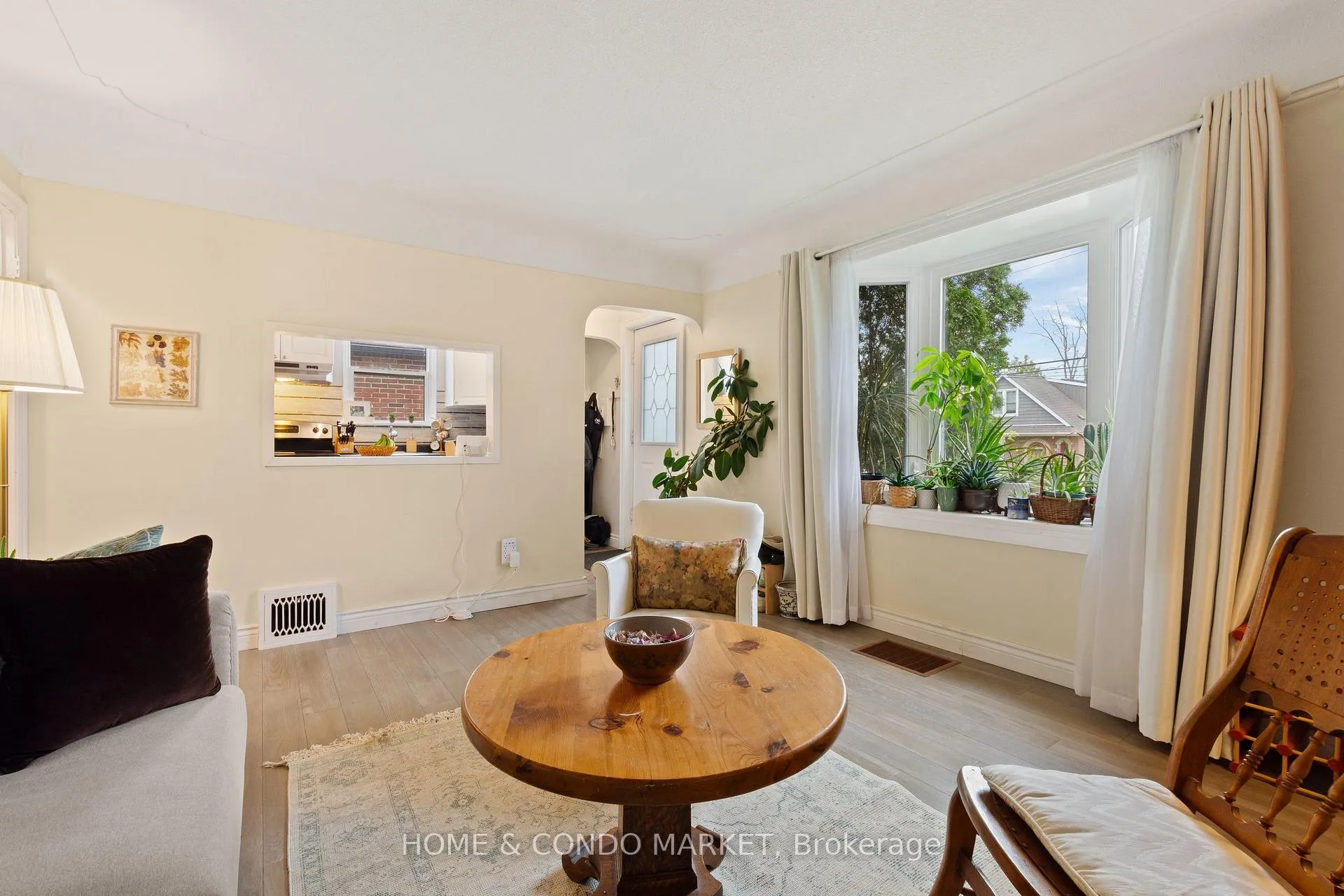 Photo 7 of 128 Bond Street N, Hamilton, Westdale — HOMEH